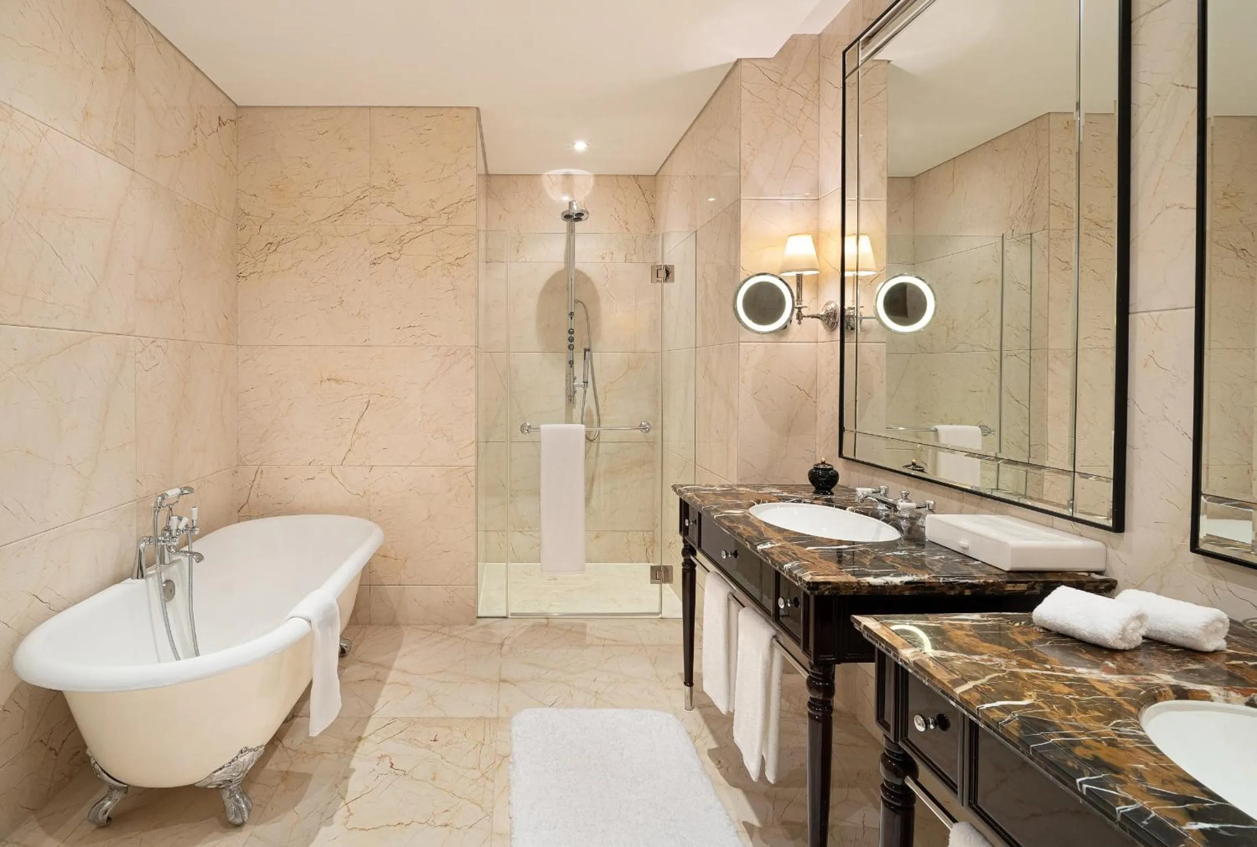 Shower in Marco Polo Xiamen