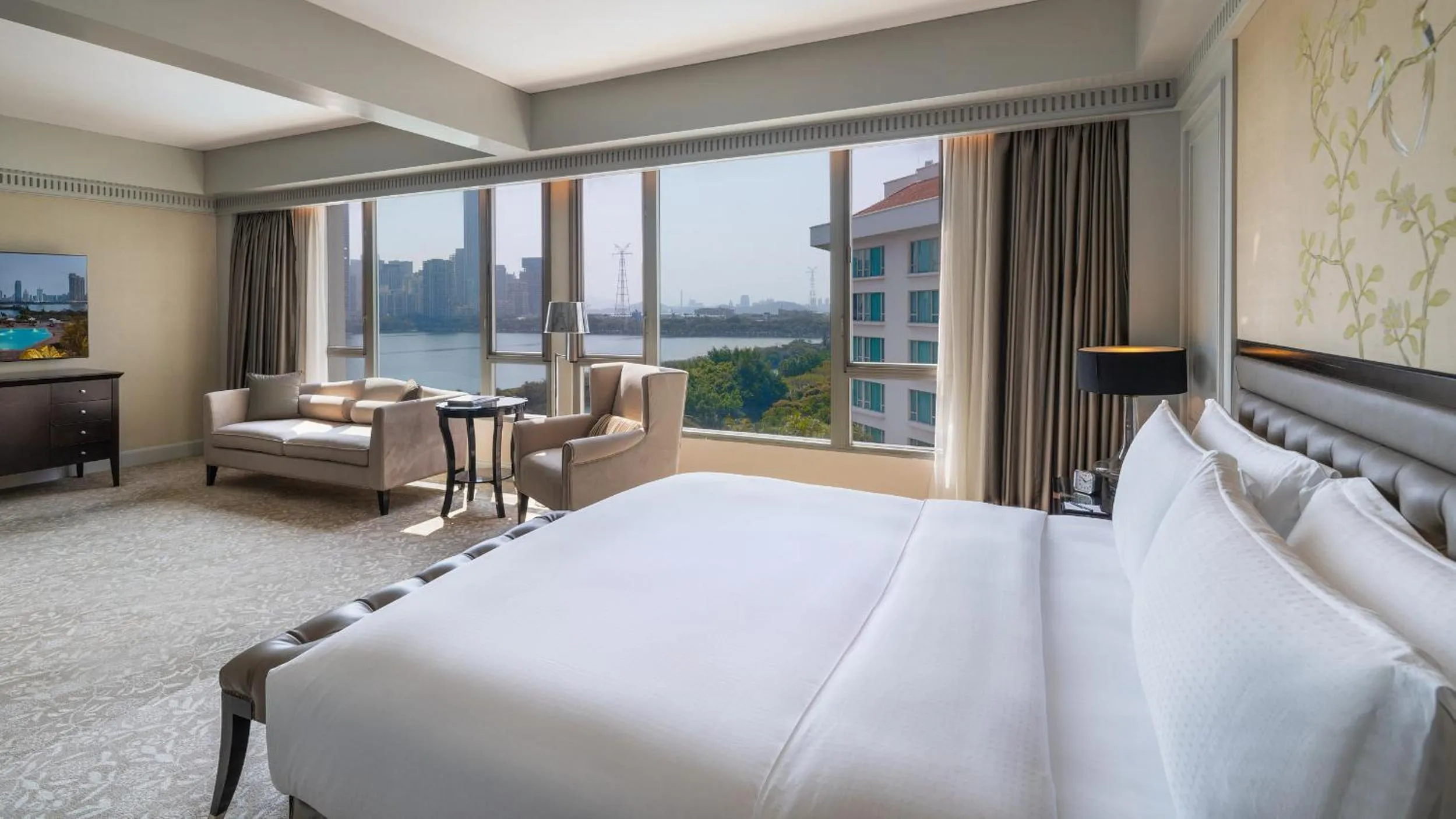 Lake view, Bed in Marco Polo Xiamen