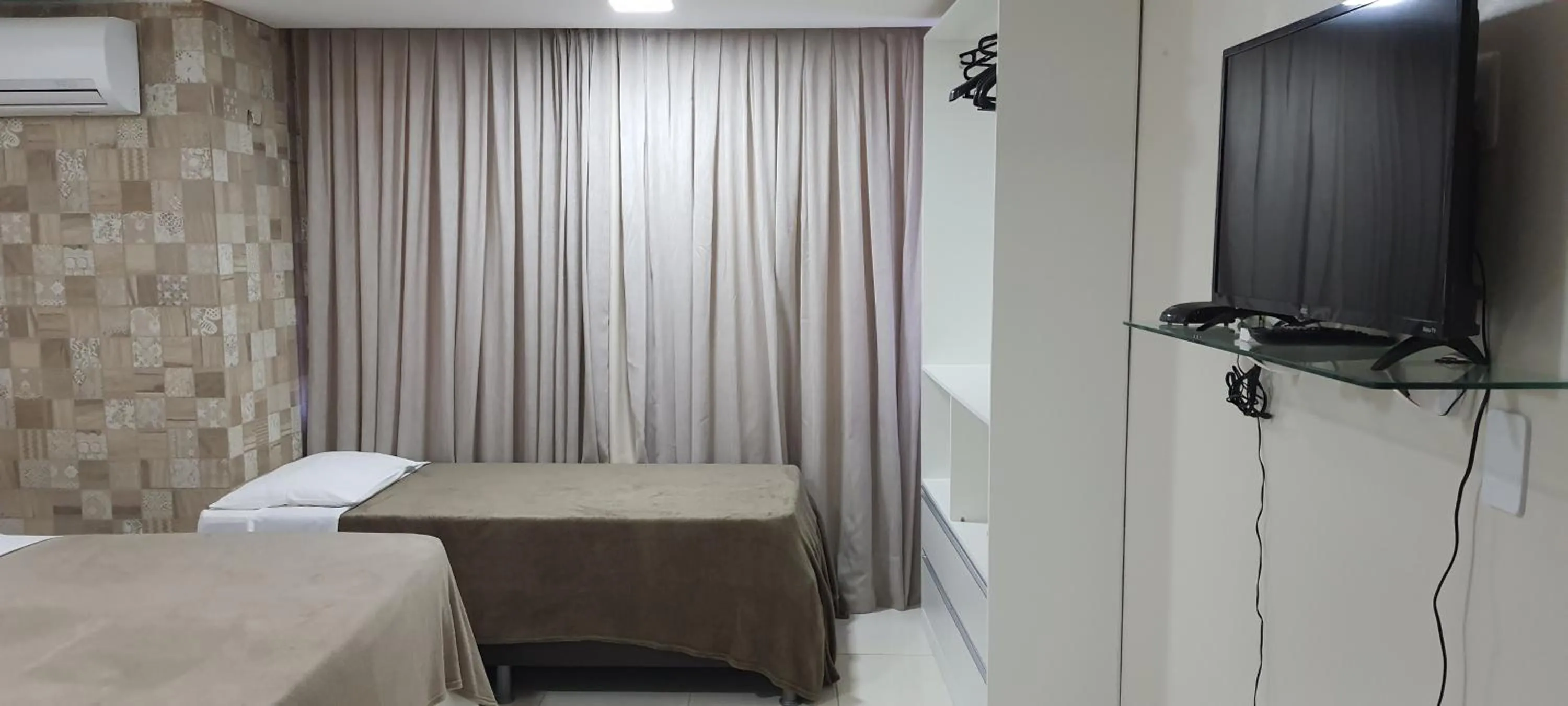 TV and multimedia in Atlântico Flat Apt 205