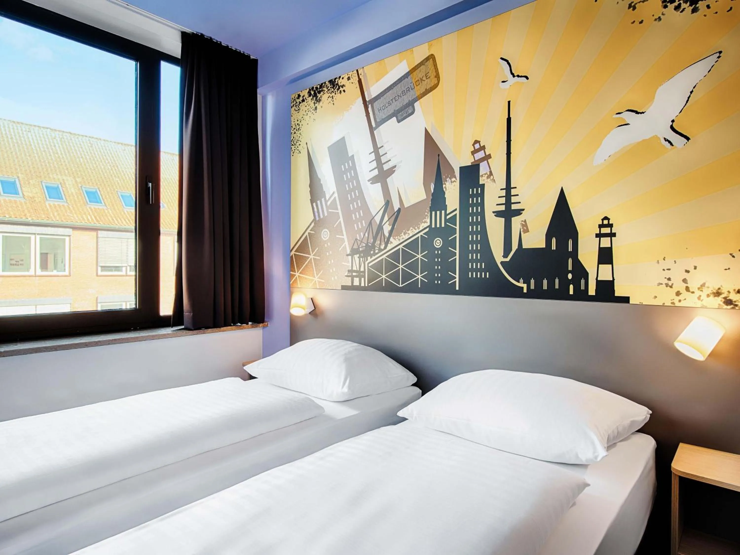 Photo of the whole room, Bed in B&B Hotel Kiel-Holstenbrücke