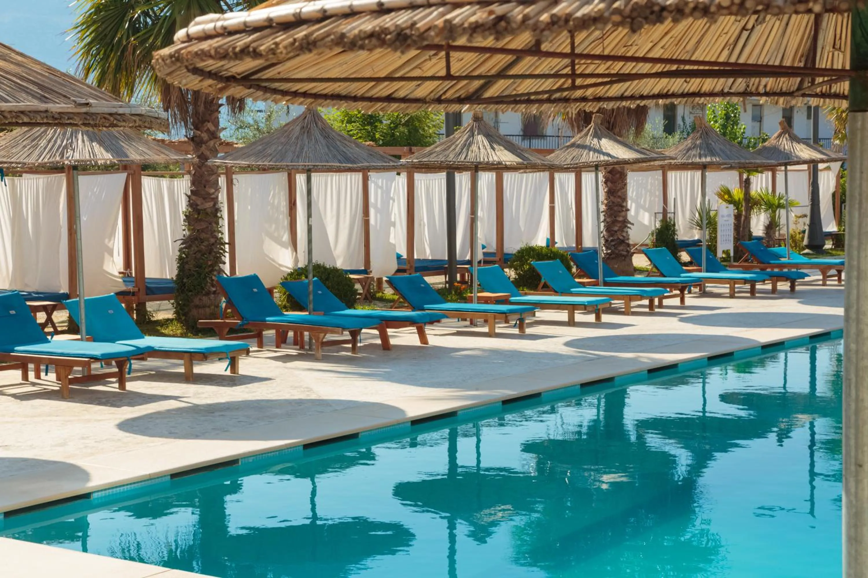 Swimming pool in Kraal Hotel Vlore