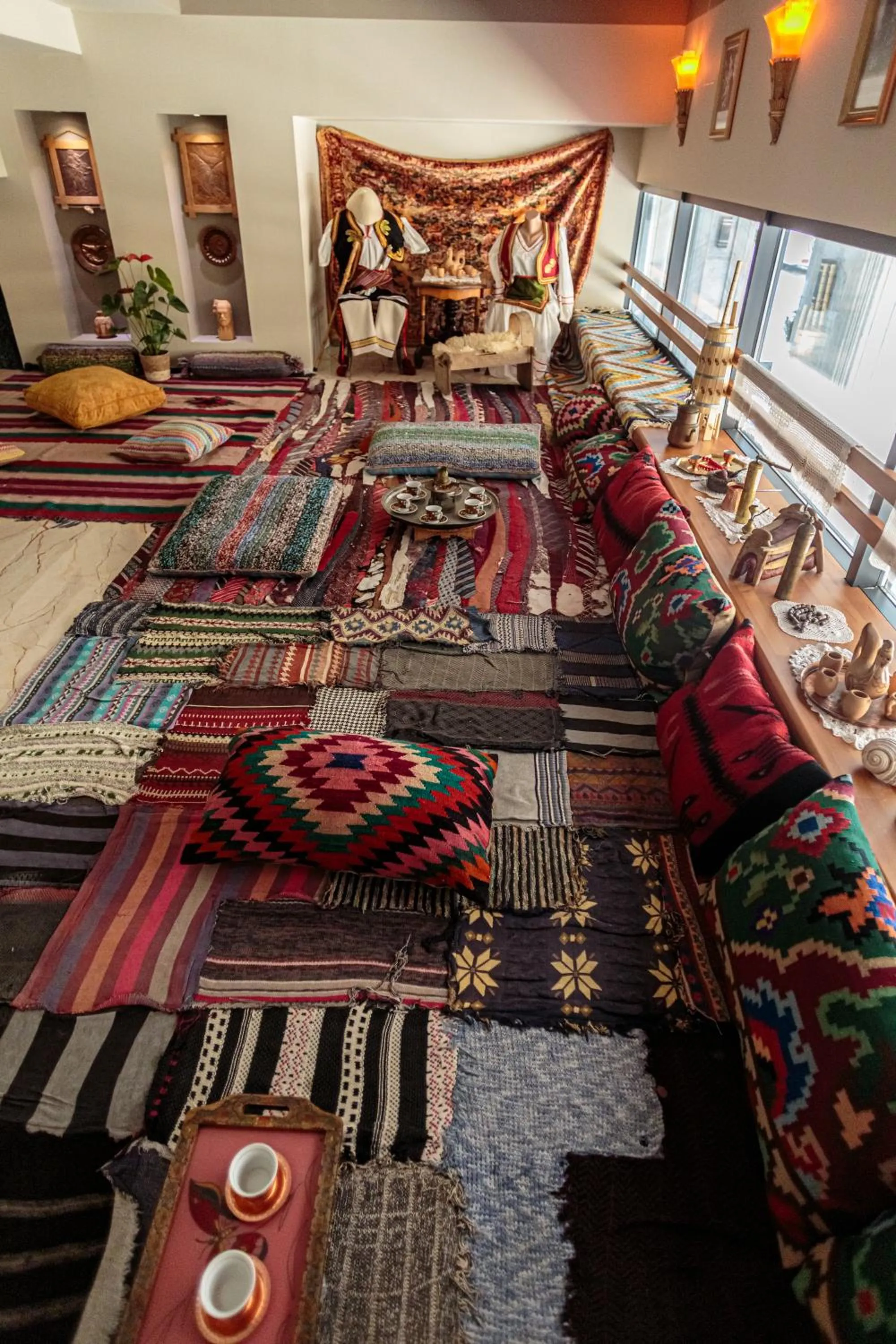 On-site shops, Bed in Kraal Hotel Vlore