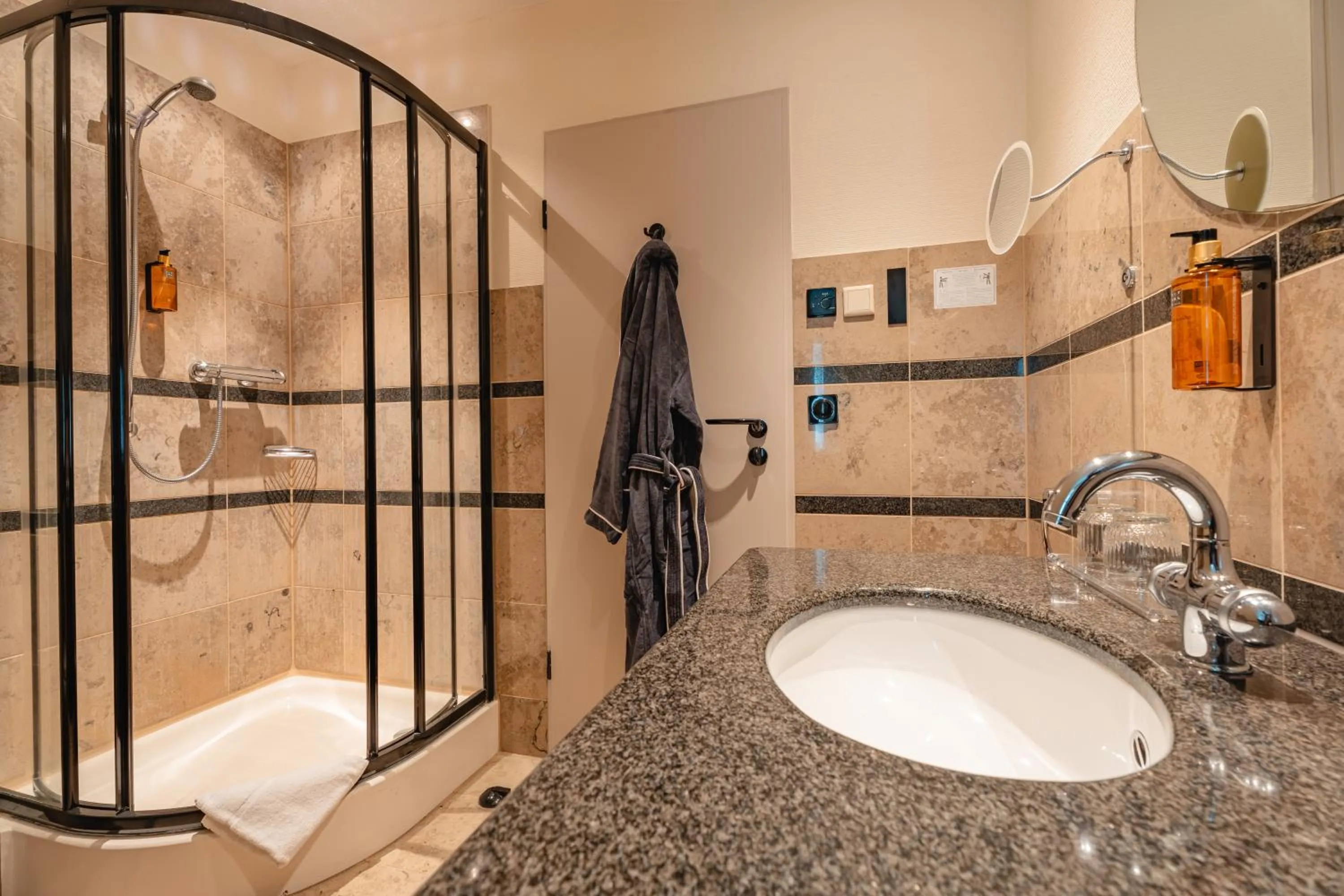 Bathroom in Naturhotel Sachsenbaude Oberwiesenthal - Indoor-Pool & Outdoor-Whirlpool