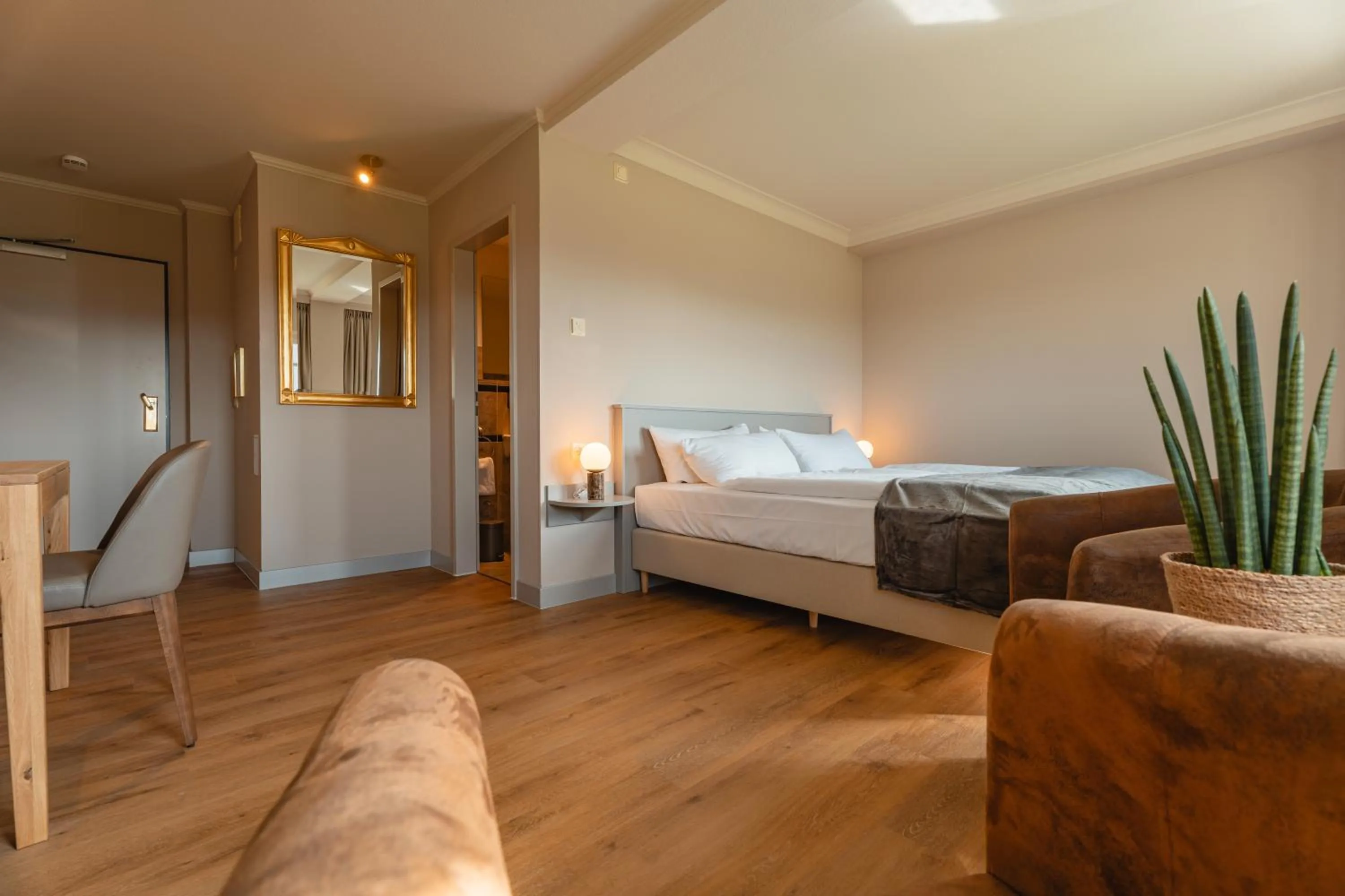 Photo of the whole room, Bed in Naturhotel Sachsenbaude Oberwiesenthal - Indoor-Pool & Outdoor-Whirlpool