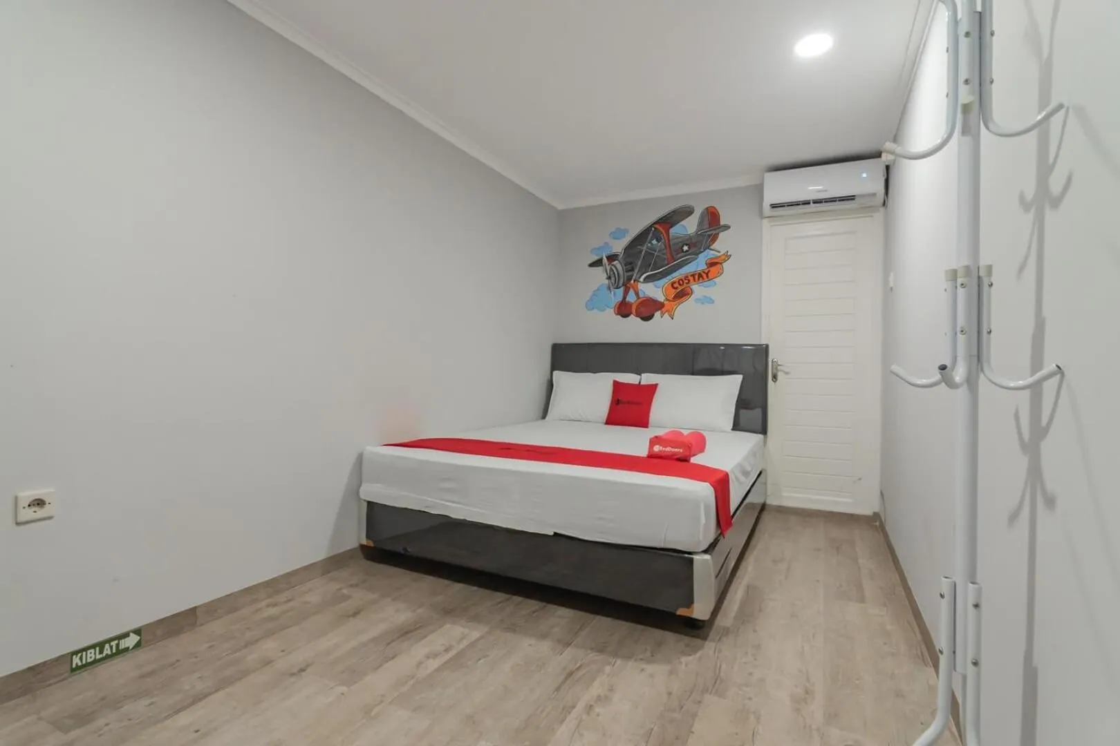 Bedroom, Bed in RedDoorz Plus near Lembang Park & Zoo