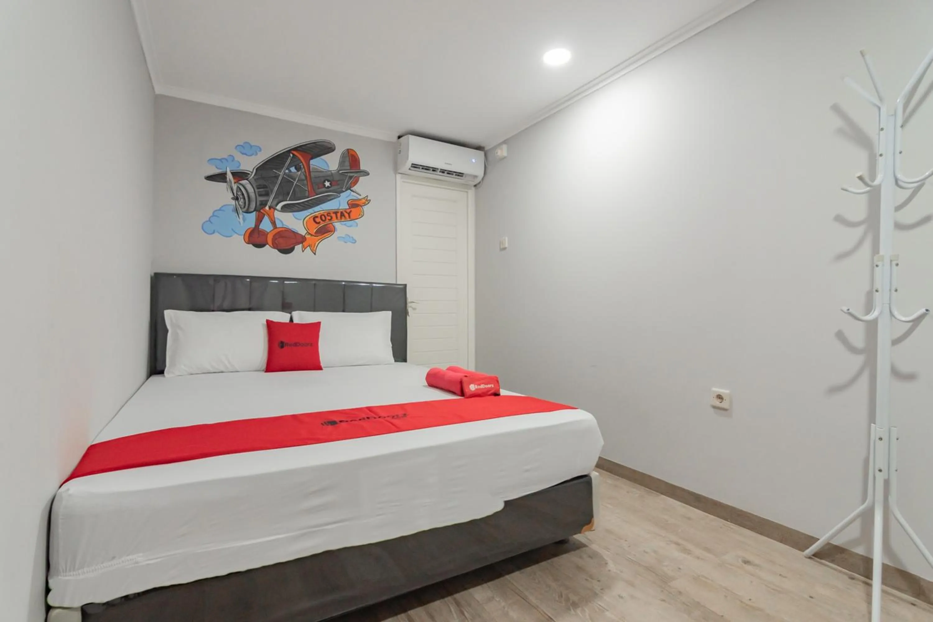RedDoorz Plus near Lembang Park & Zoo