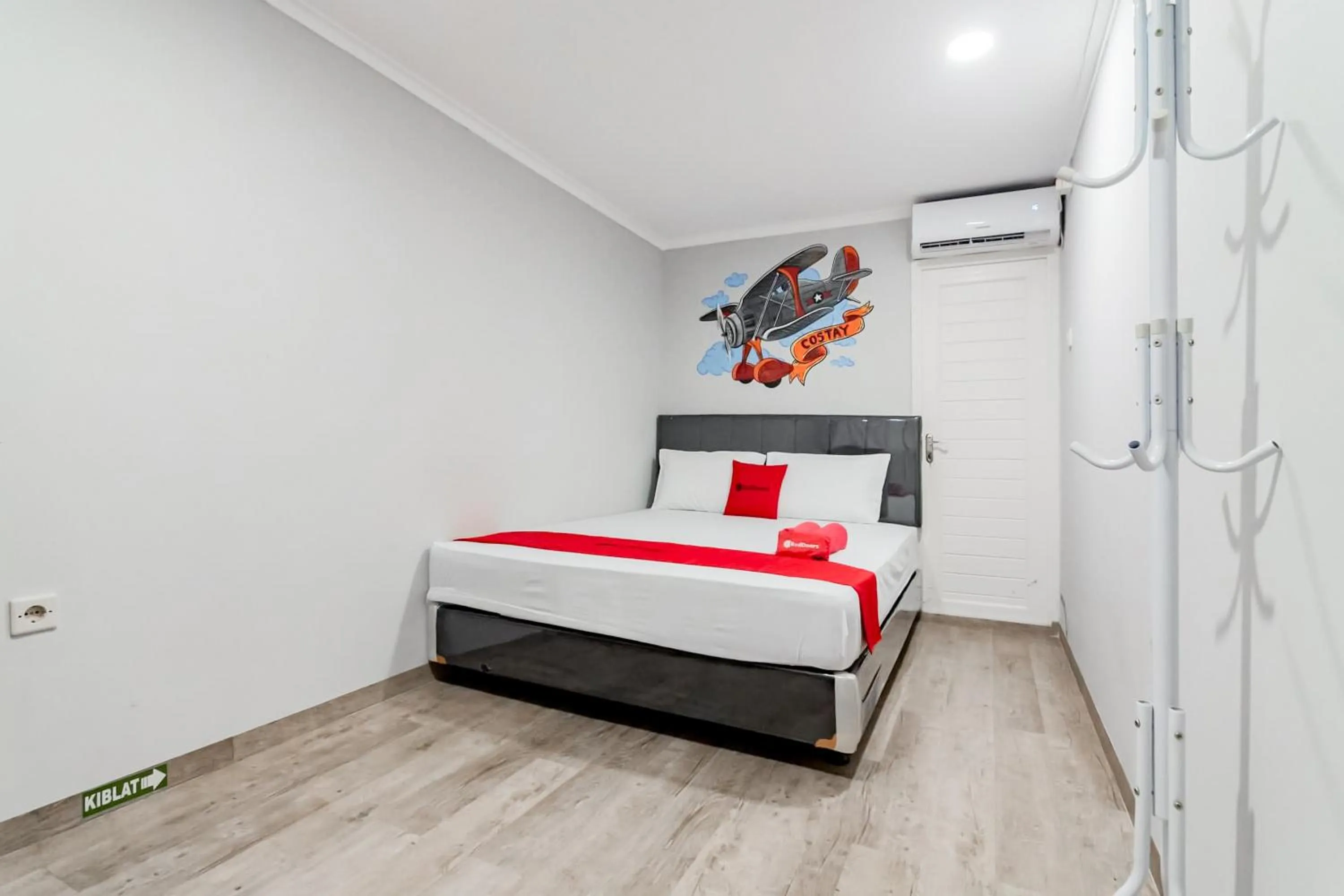 Bedroom, Bed in RedDoorz Plus near Lembang Park & Zoo