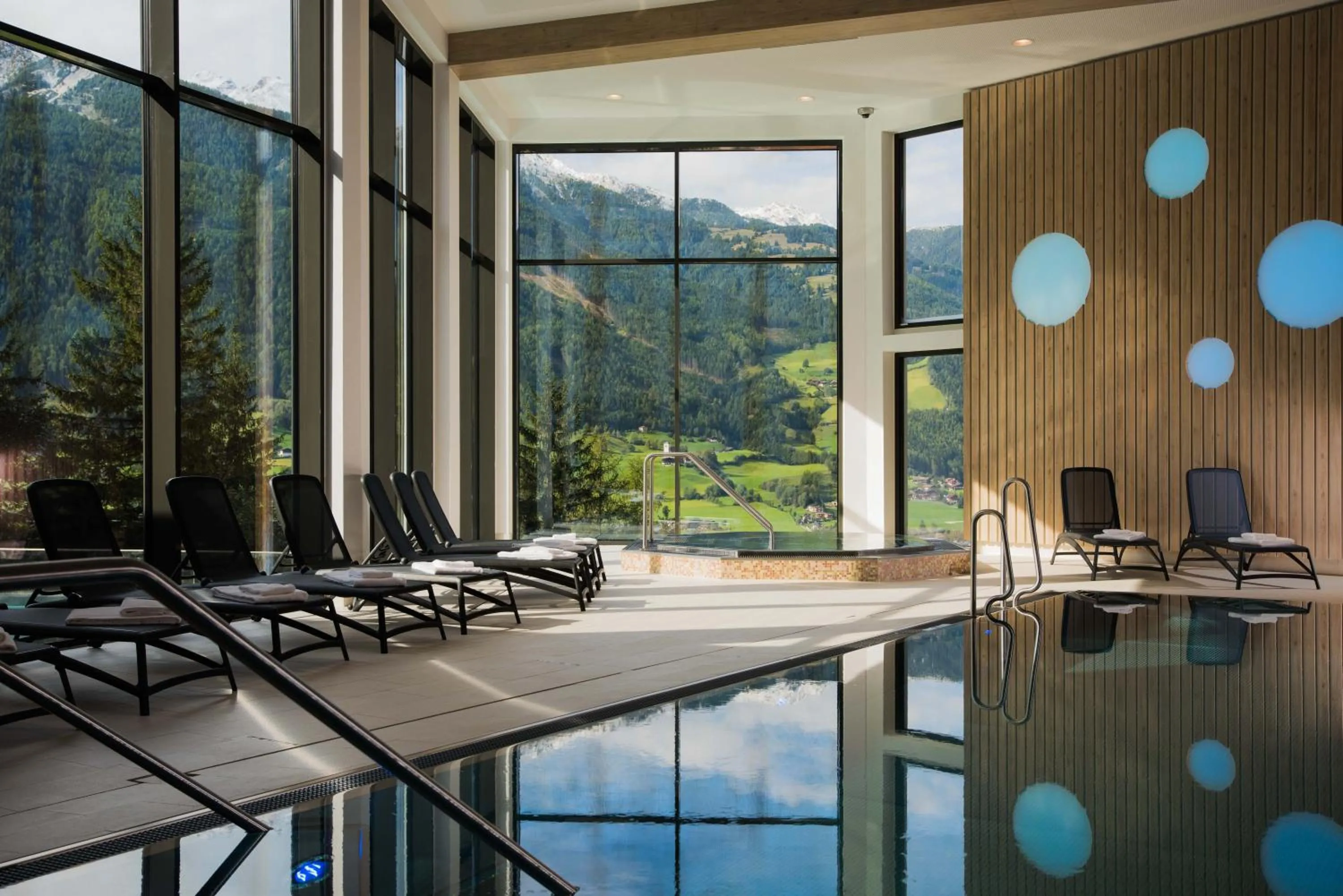 Swimming pool in Hotel Goldried