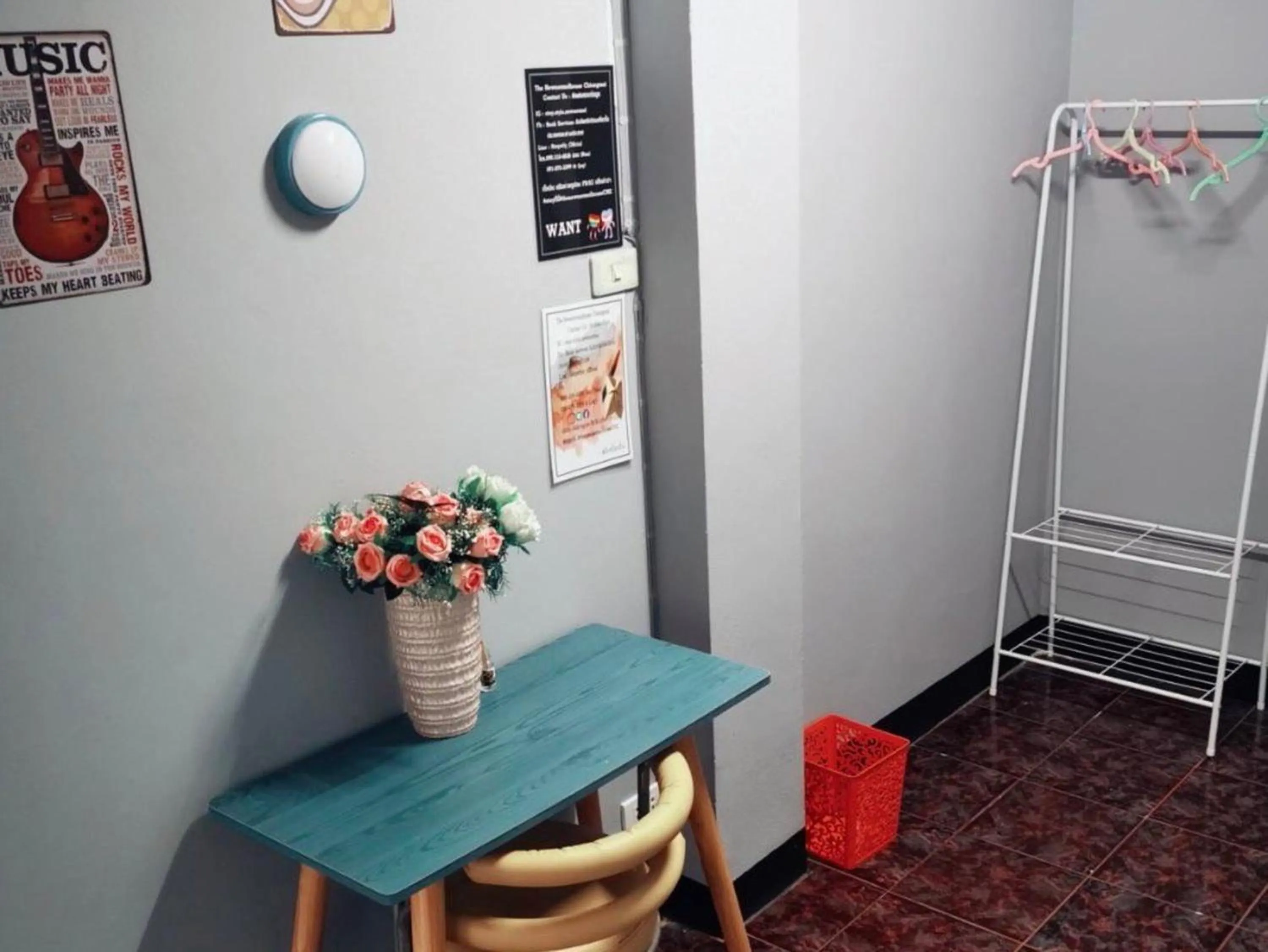 Photo of the whole room in Newnormal Hotel