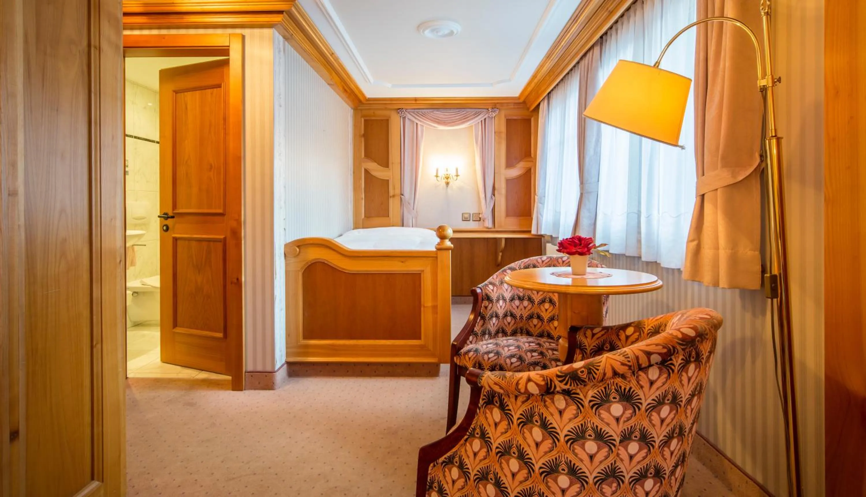 Toilet in Hotel Olympia