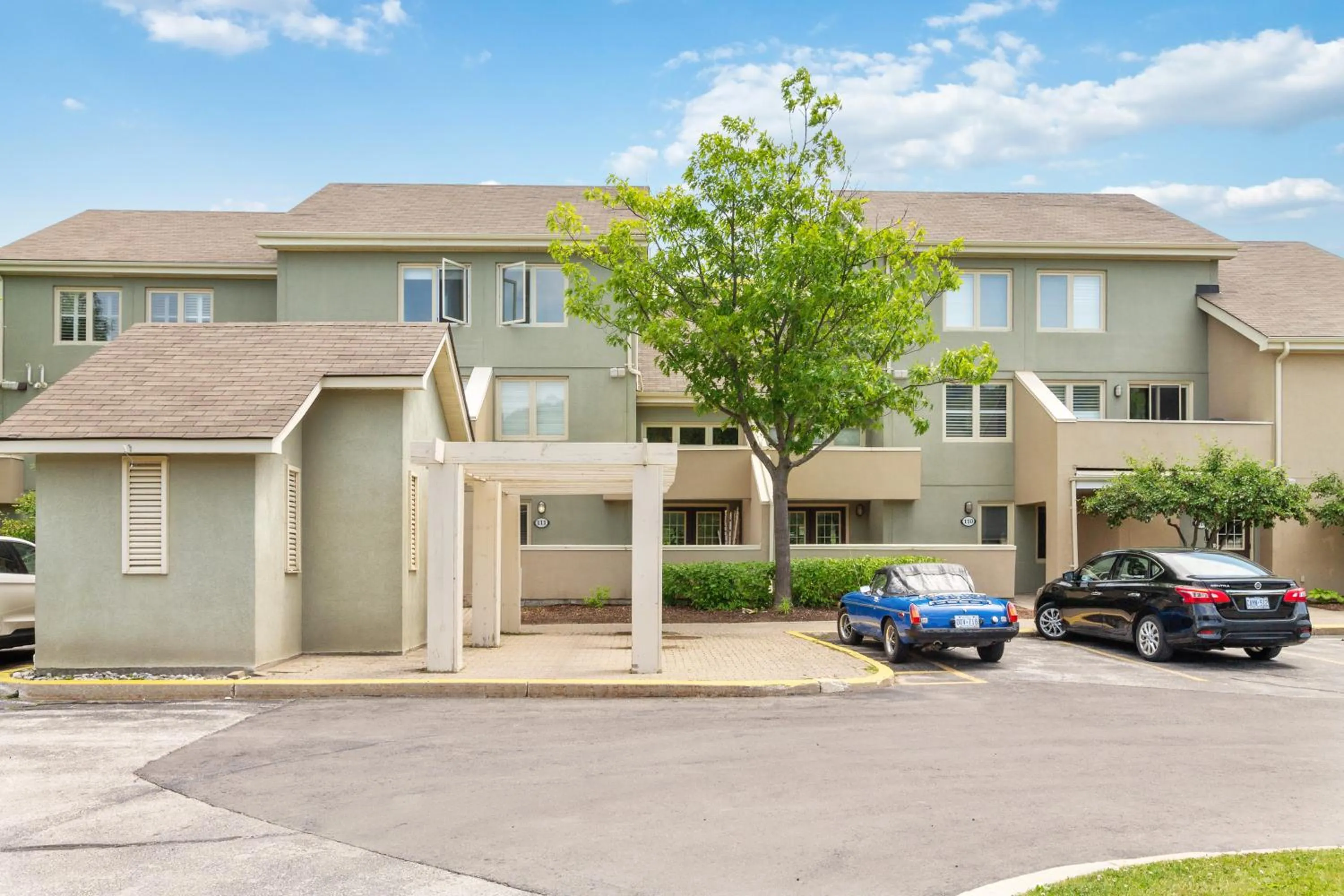 Wintergreen Retreat with Private Sauna & Patio 82291