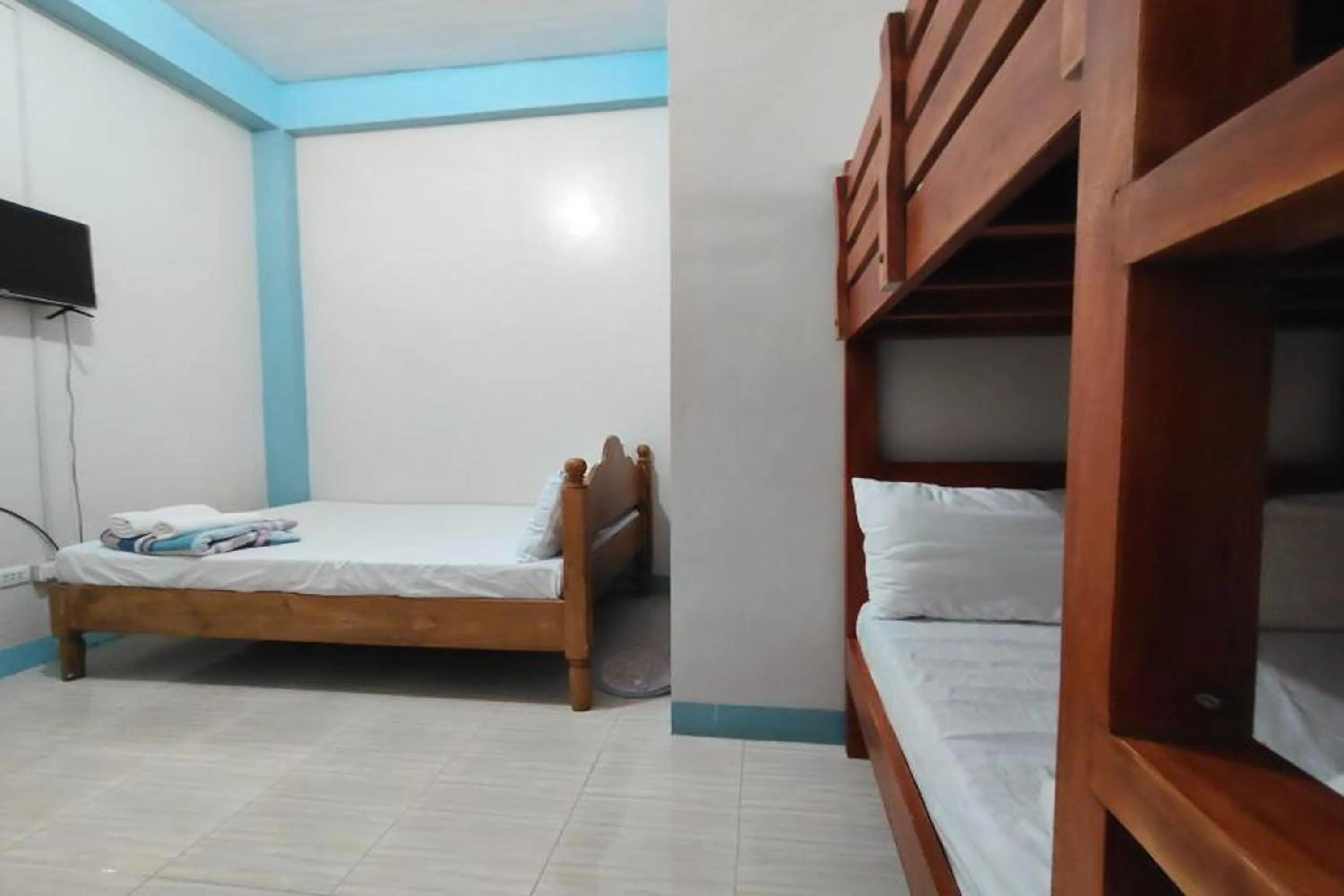 Bed in RBR Hotel and Restaurant near Hundred Islands