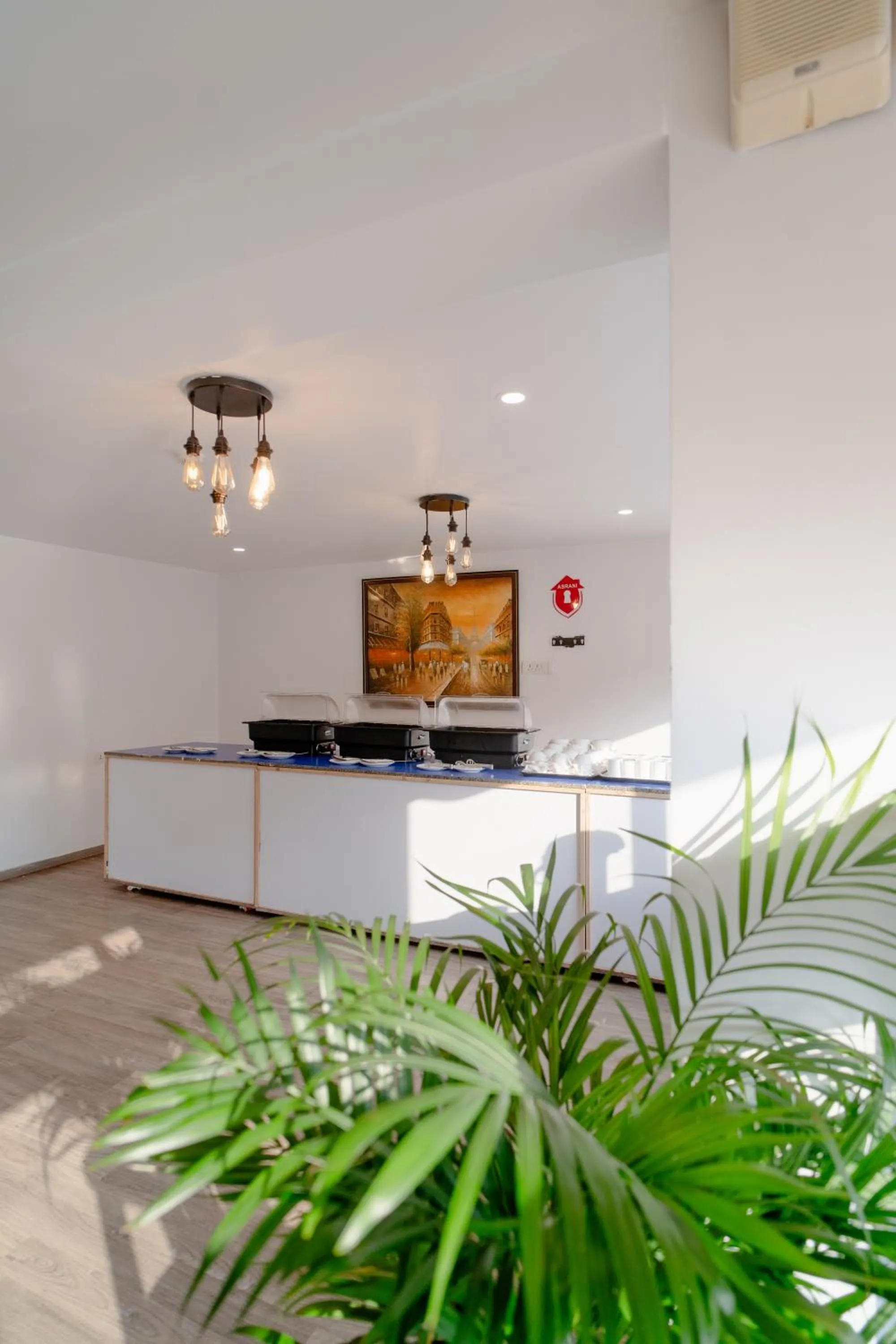 Hotel Asrani International