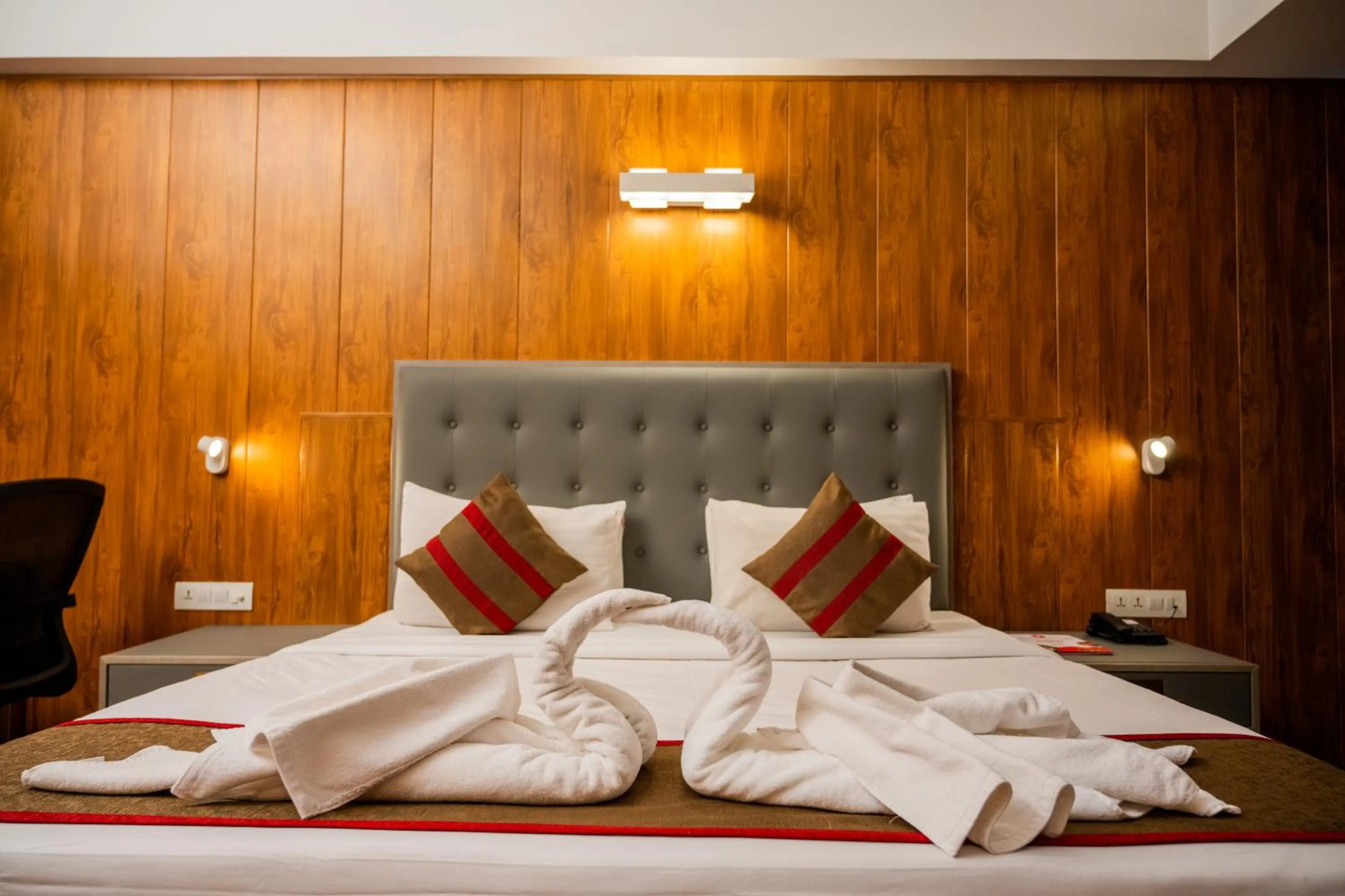 Bedroom, Bed in Hotel Asrani International