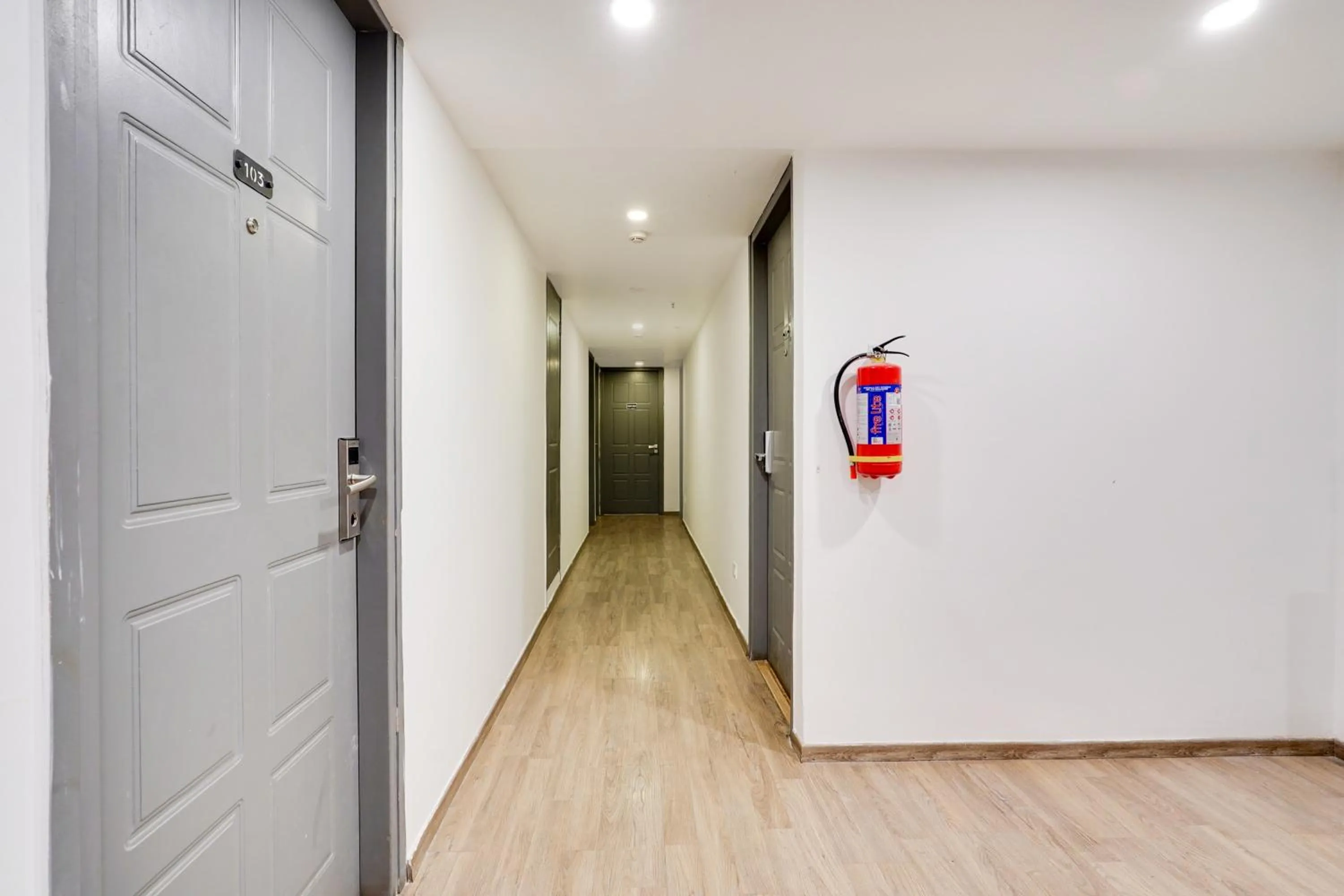 Lobby or reception in Super Townhouse Oak Indiranagar