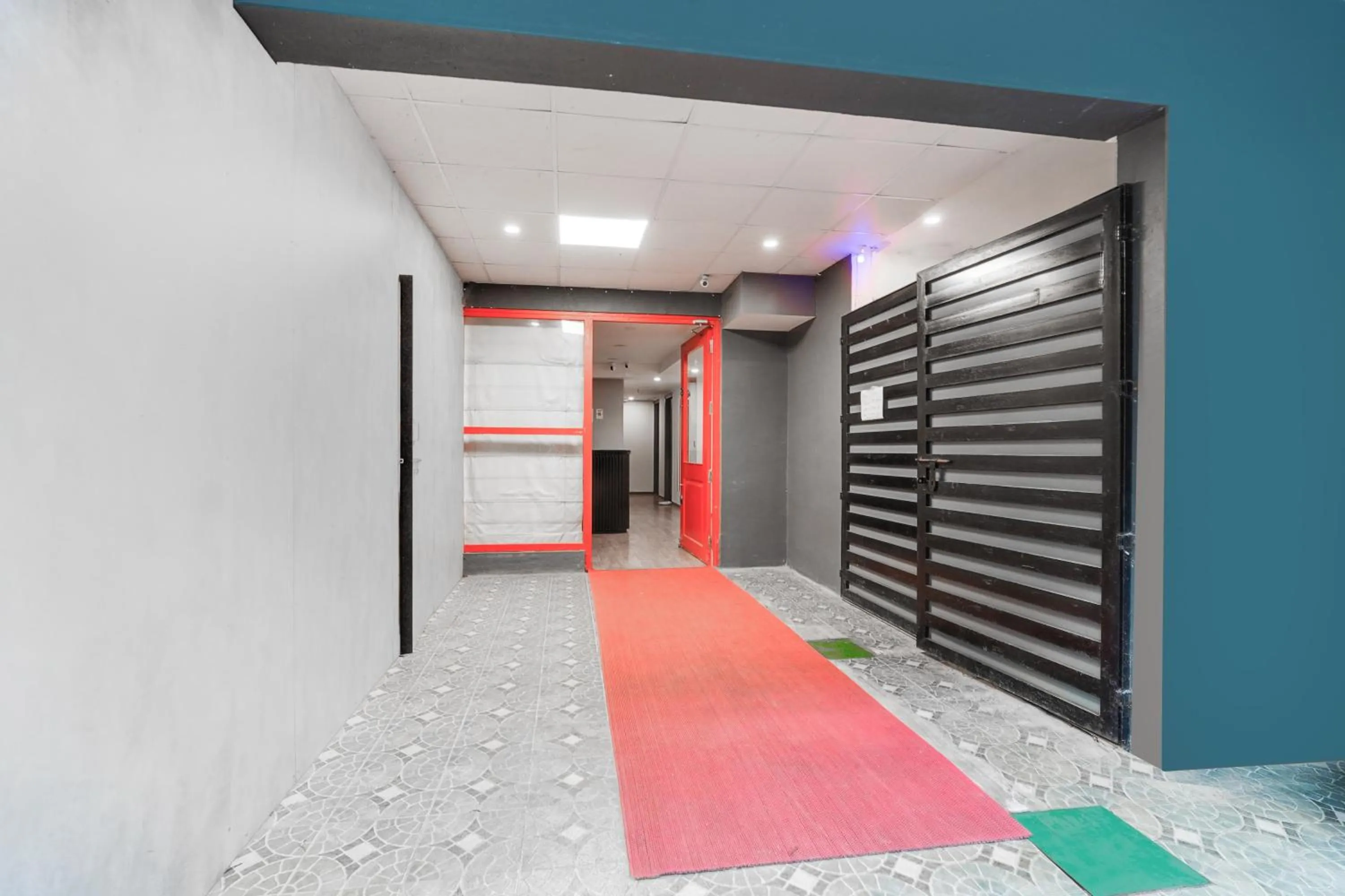 Facade/entrance in Super Townhouse Oak Indiranagar