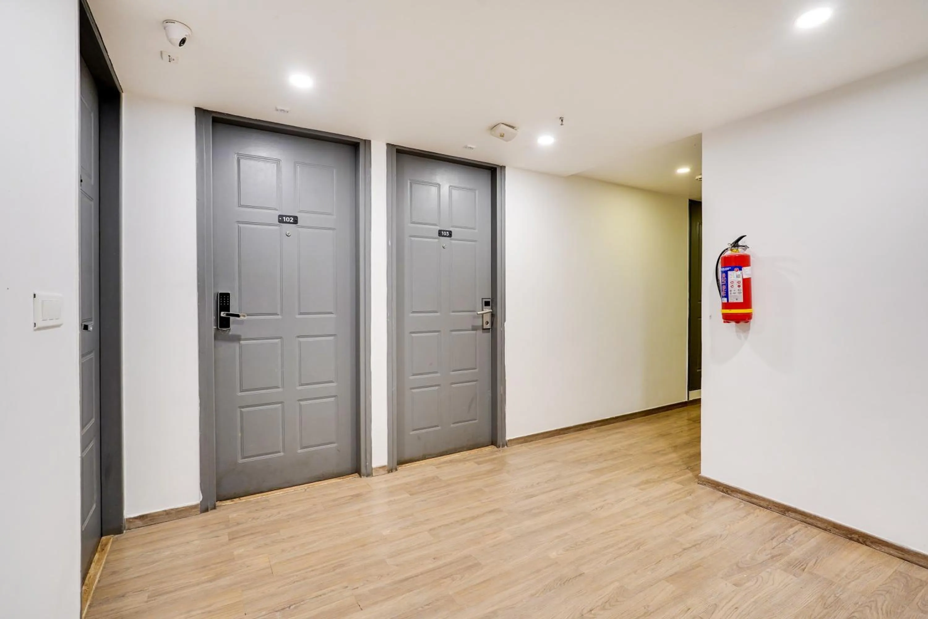 Lobby or reception in Super Townhouse Oak Indiranagar