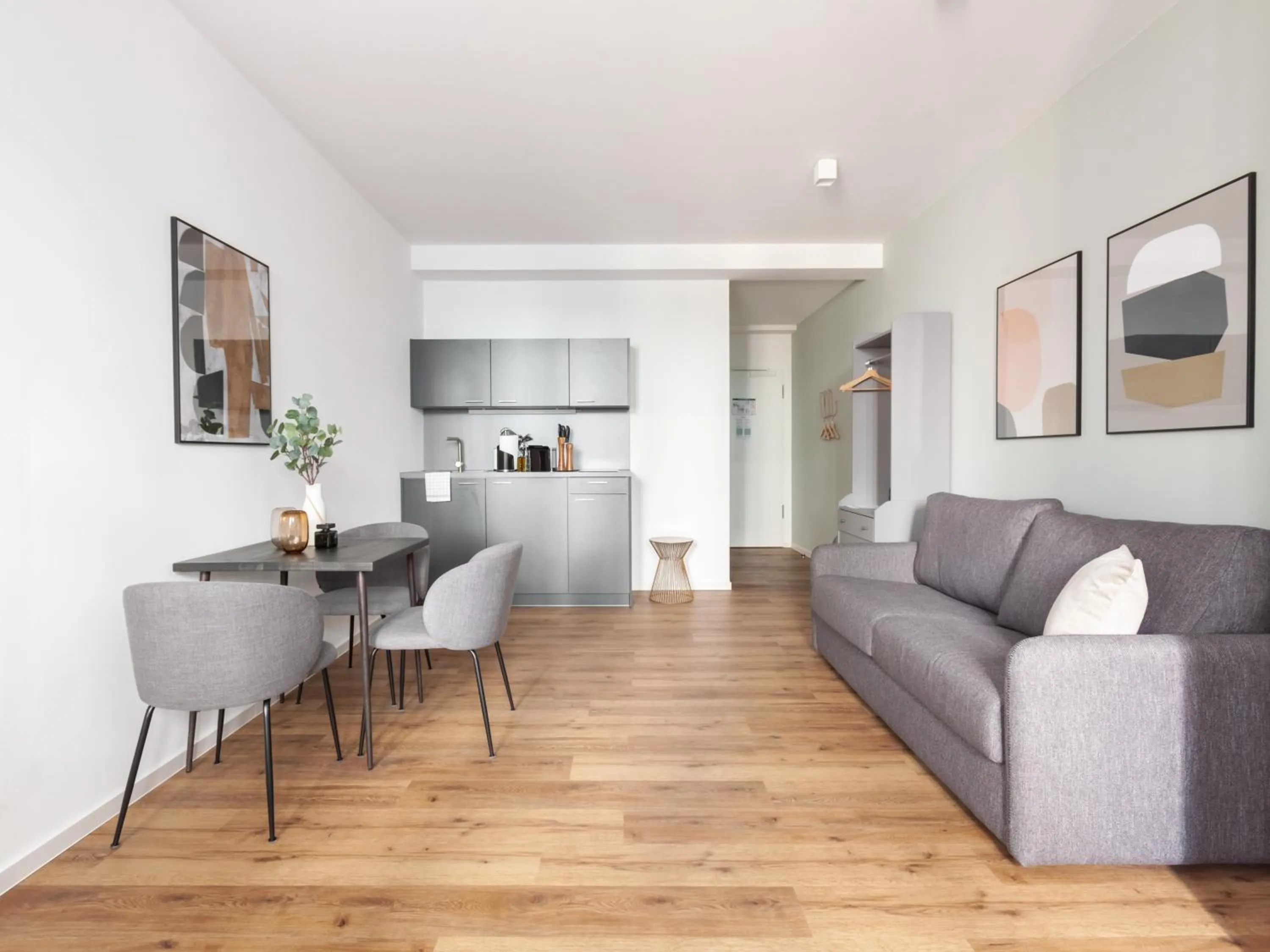 Kitchen or kitchenette in Limehome Bremen Hutfilterstraße