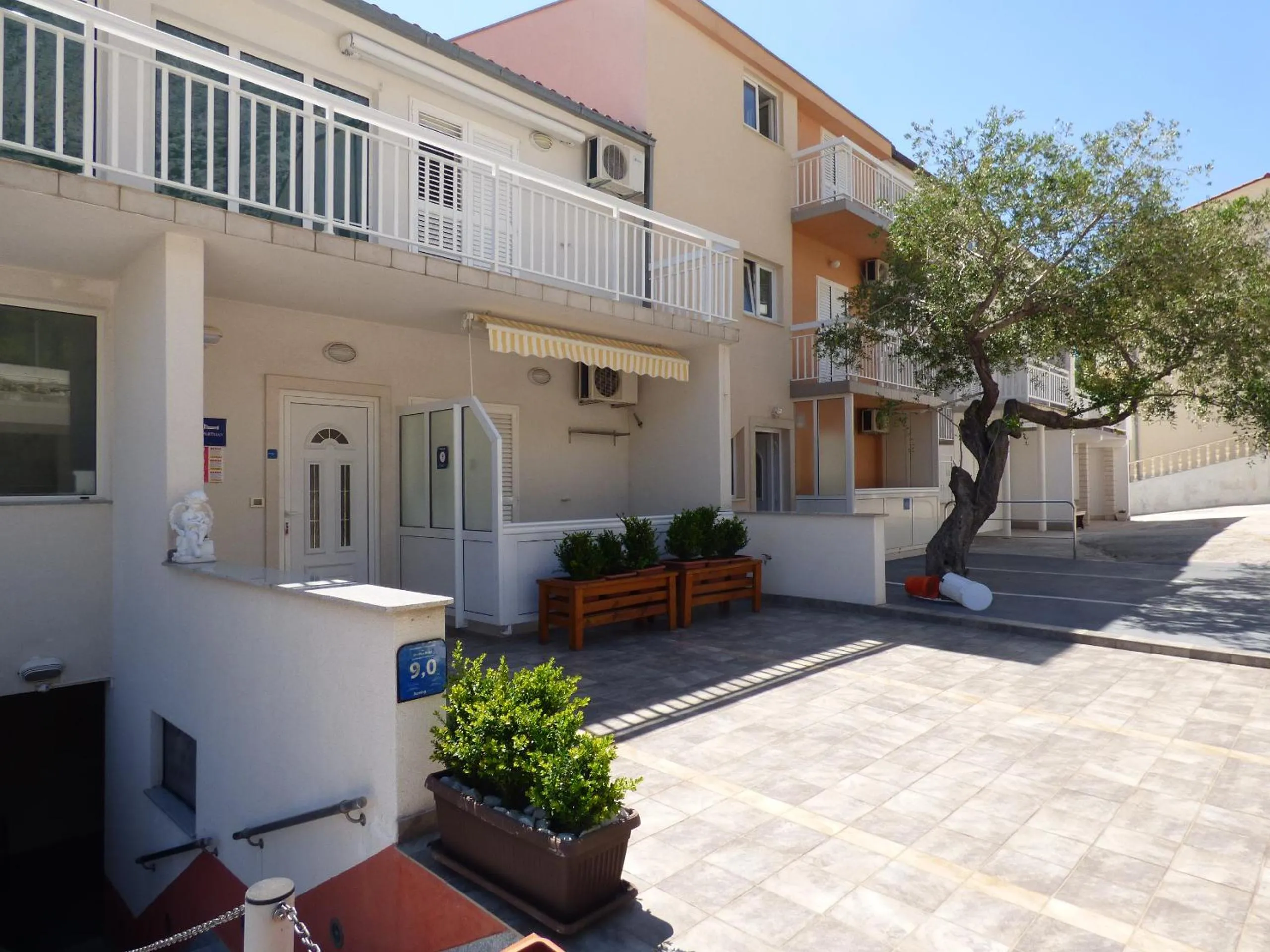 Facade/entrance in Studios Ruža