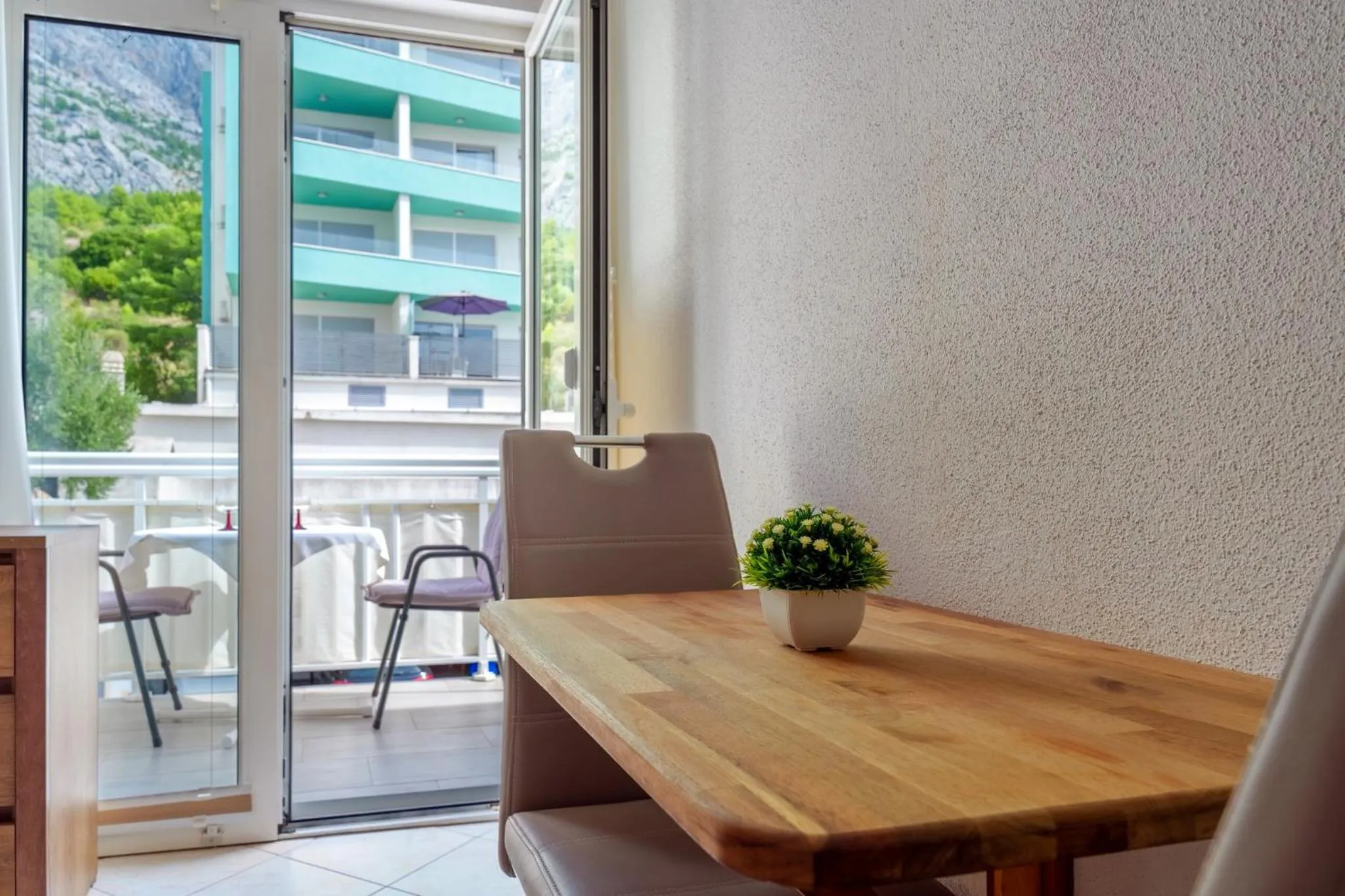 Dining area in Studios Ruža