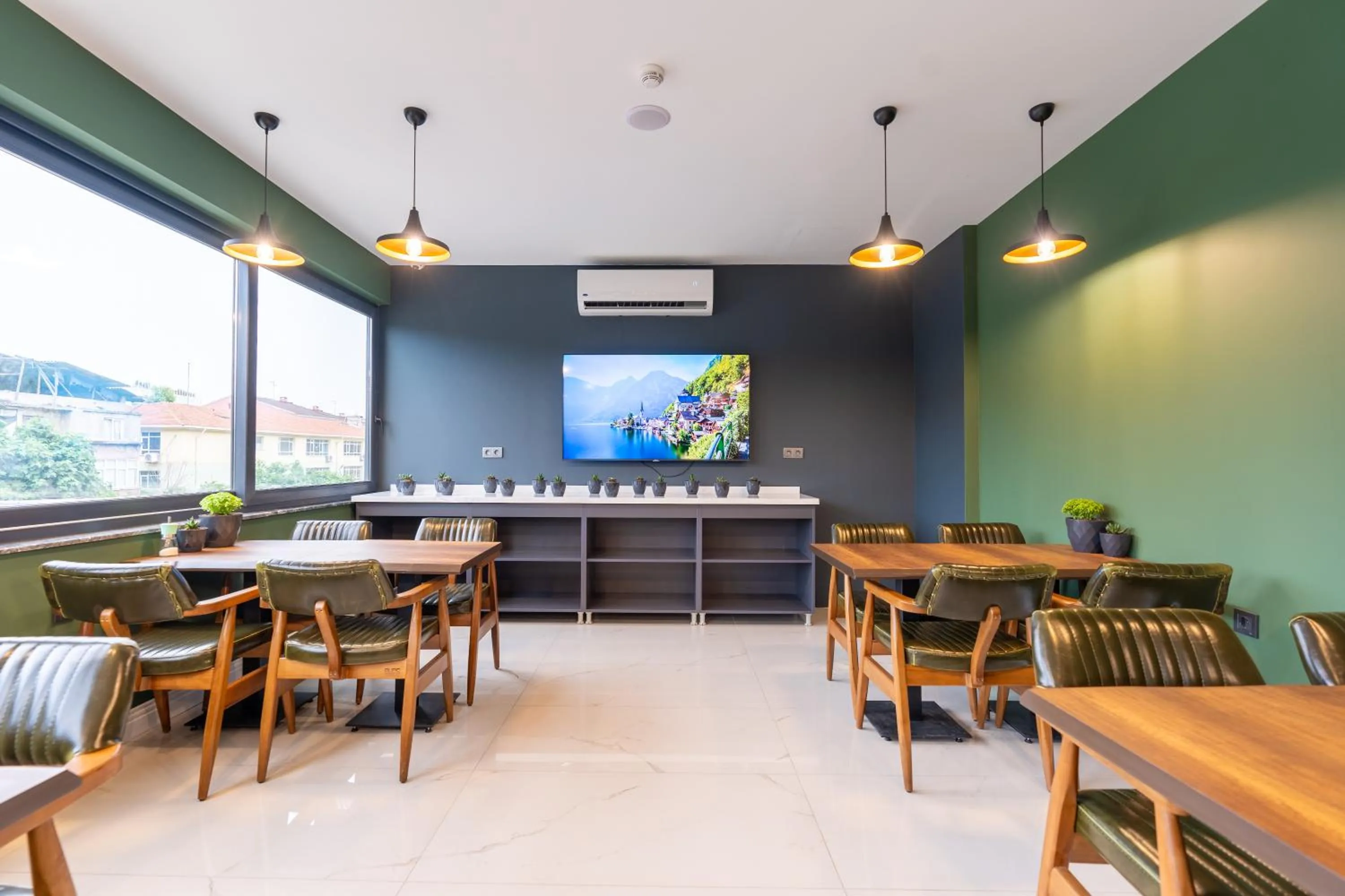 Banquet/Function facilities in Mardy Suit Hotel