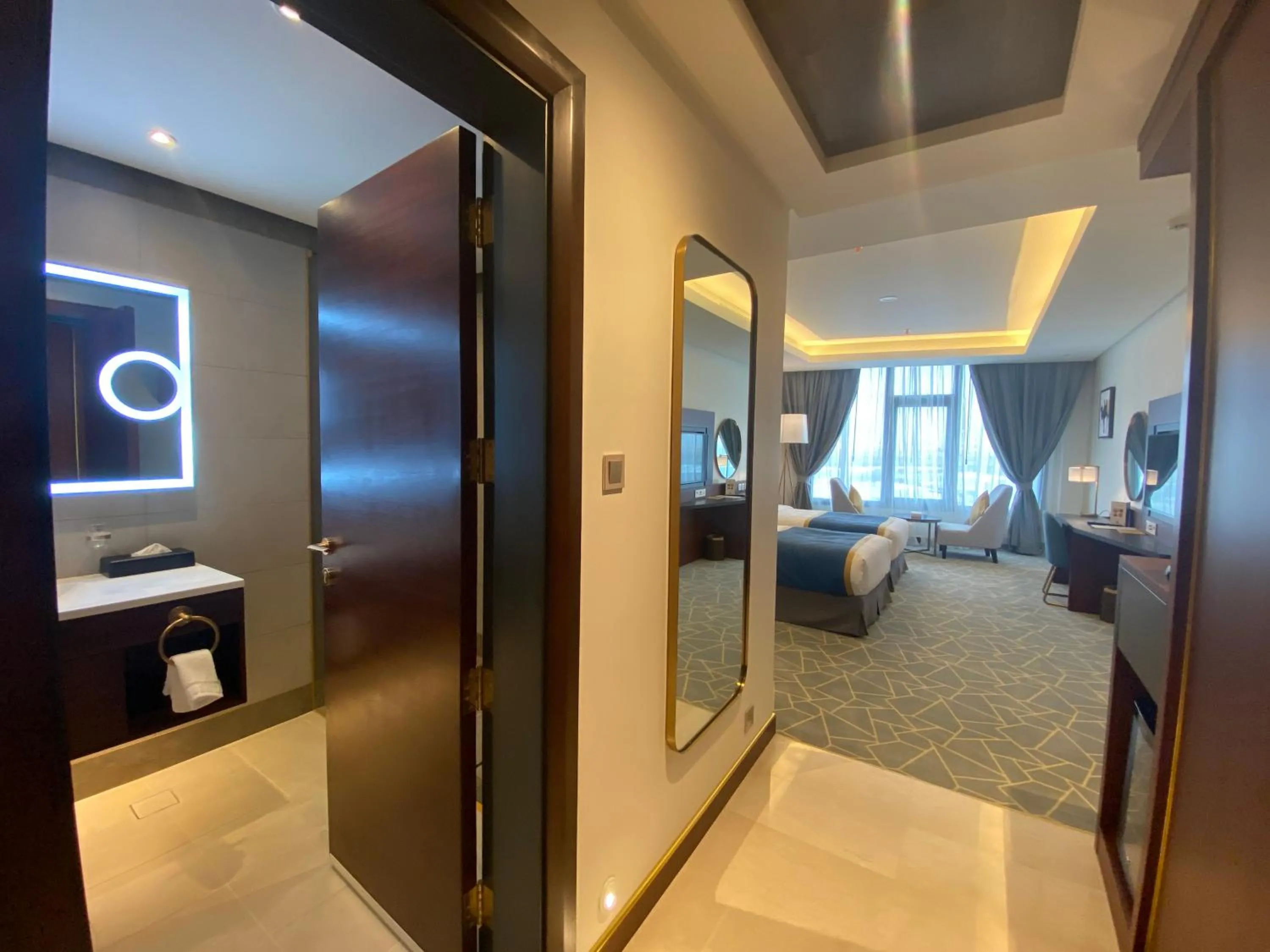 Facade/entrance in Velar Inn Hotel