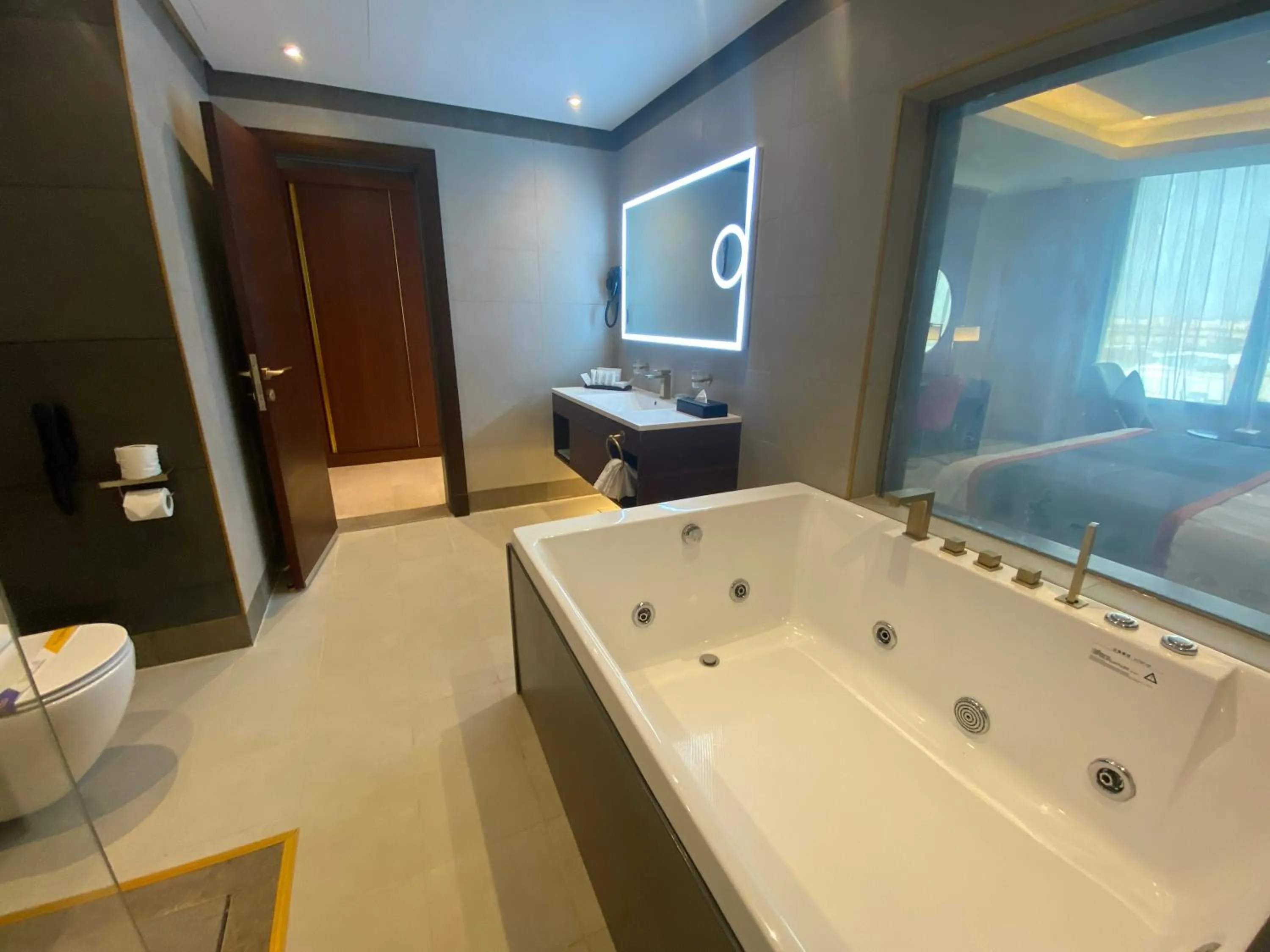 Bathroom in Velar Inn Hotel