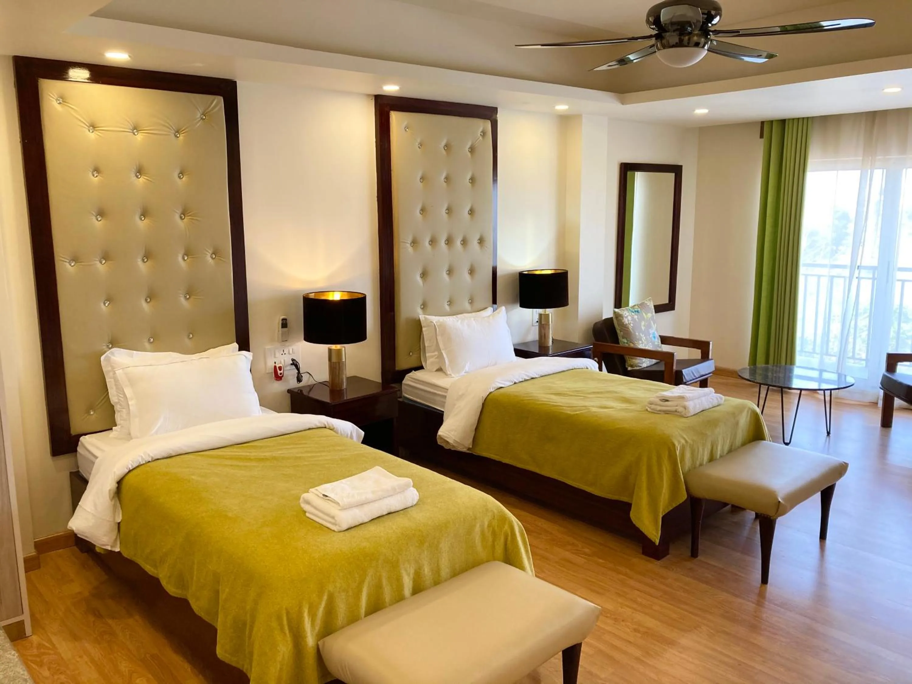 Shalom Farmhouse by the hillside