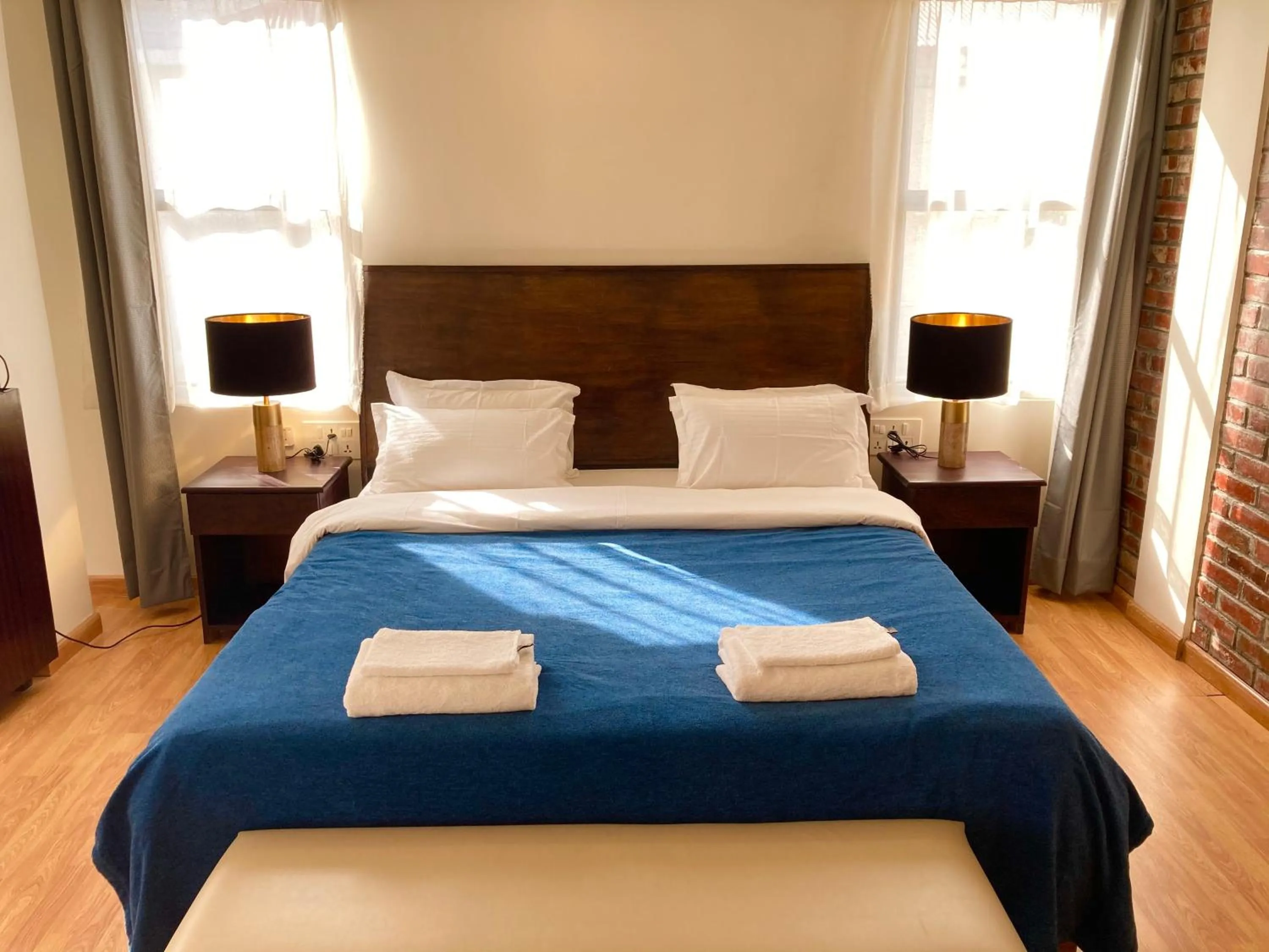 Shalom Farmhouse by the hillside