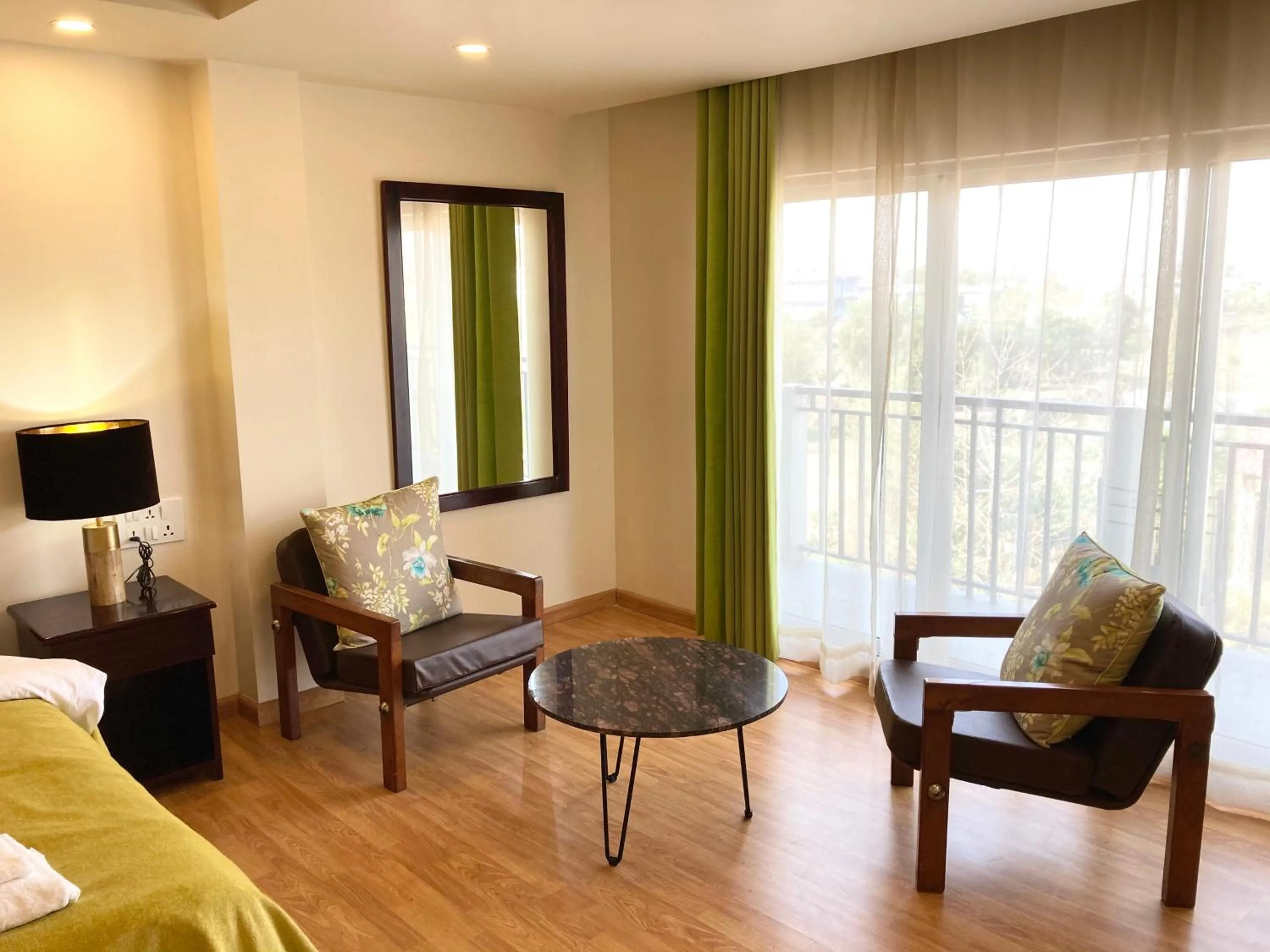 Shalom Farmhouse by the hillside