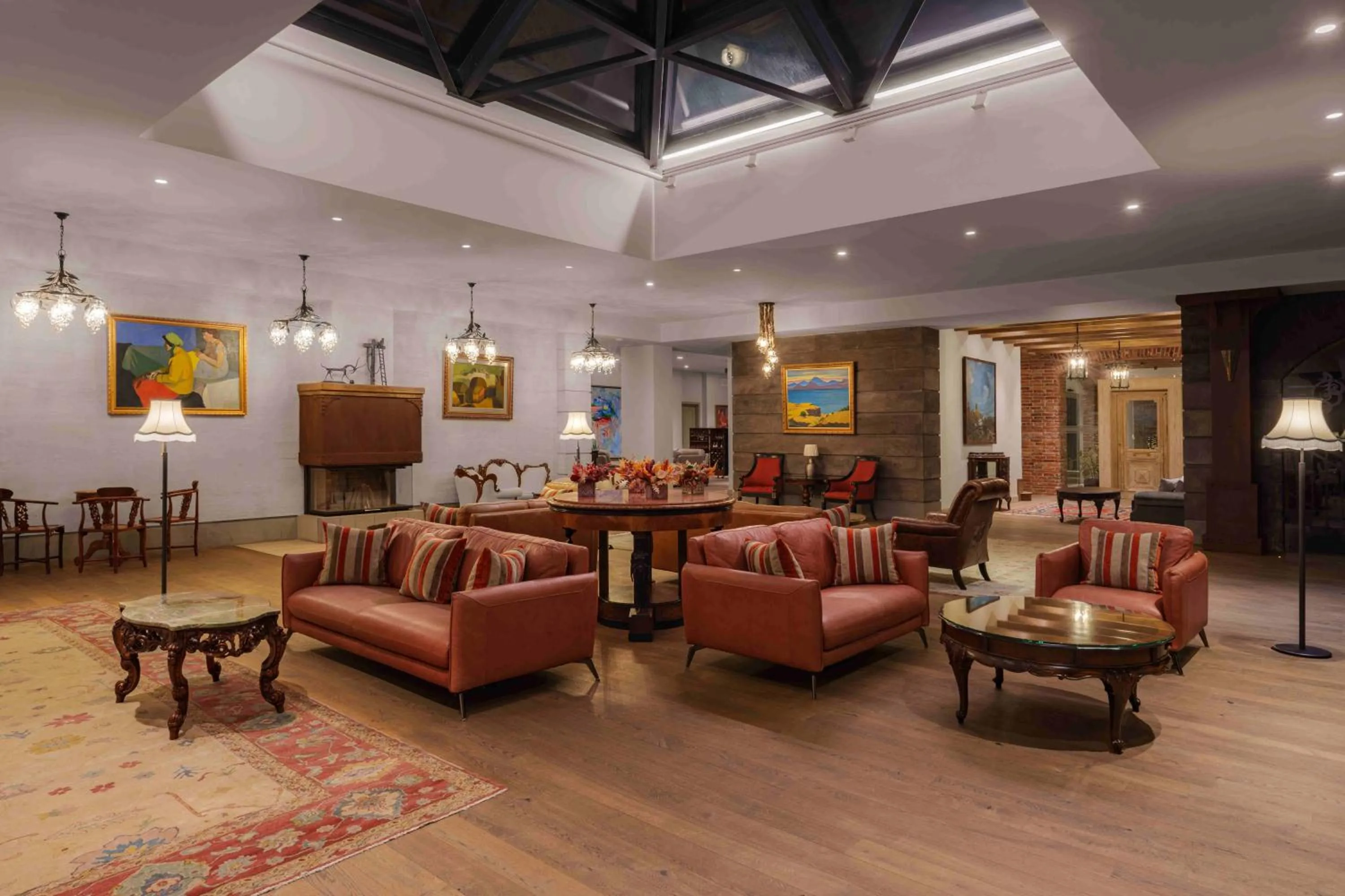 Lobby or reception in GRAND HOTEL GYUMRI by APRICOT Hotels