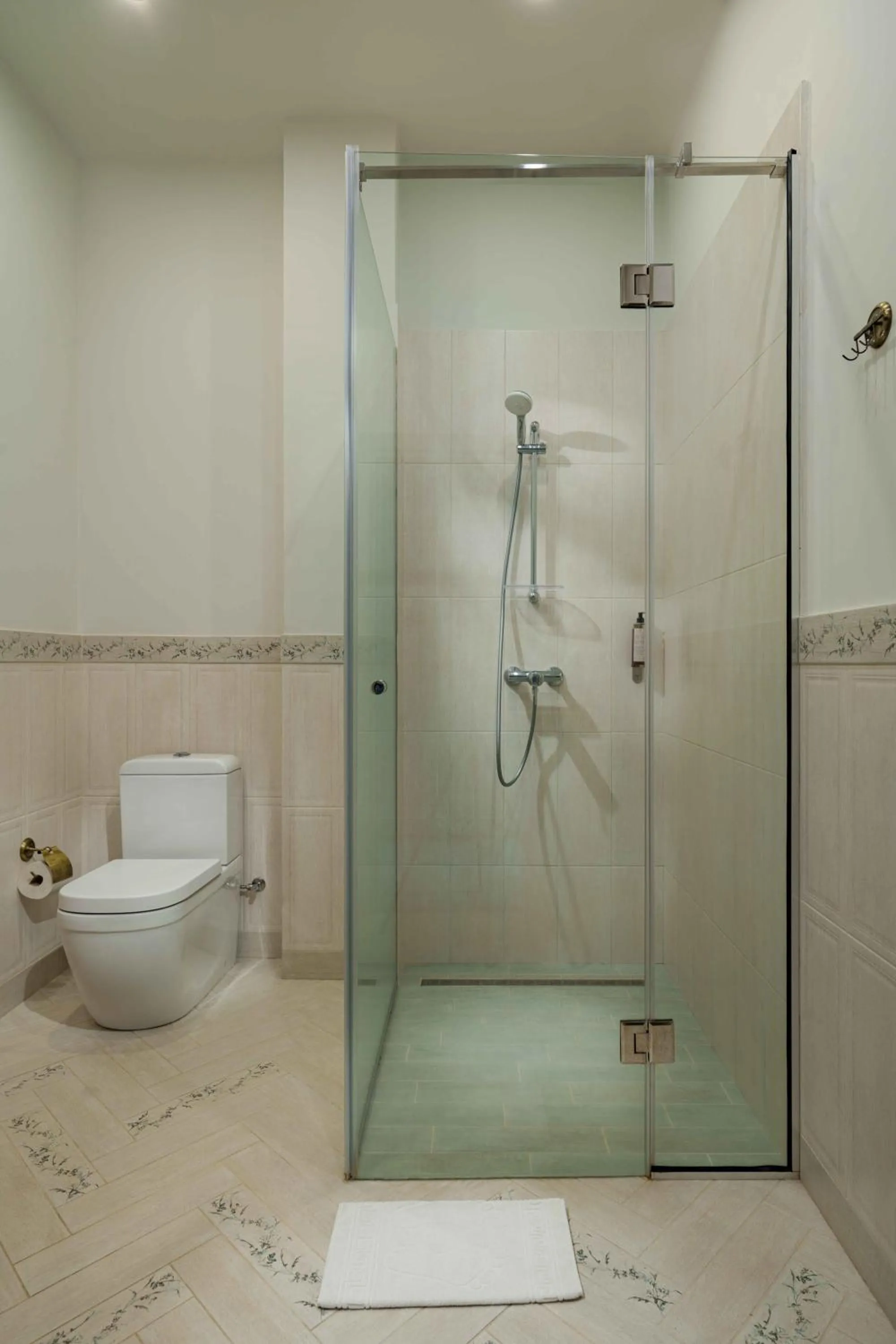 Shower in GRAND HOTEL GYUMRI by APRICOT Hotels