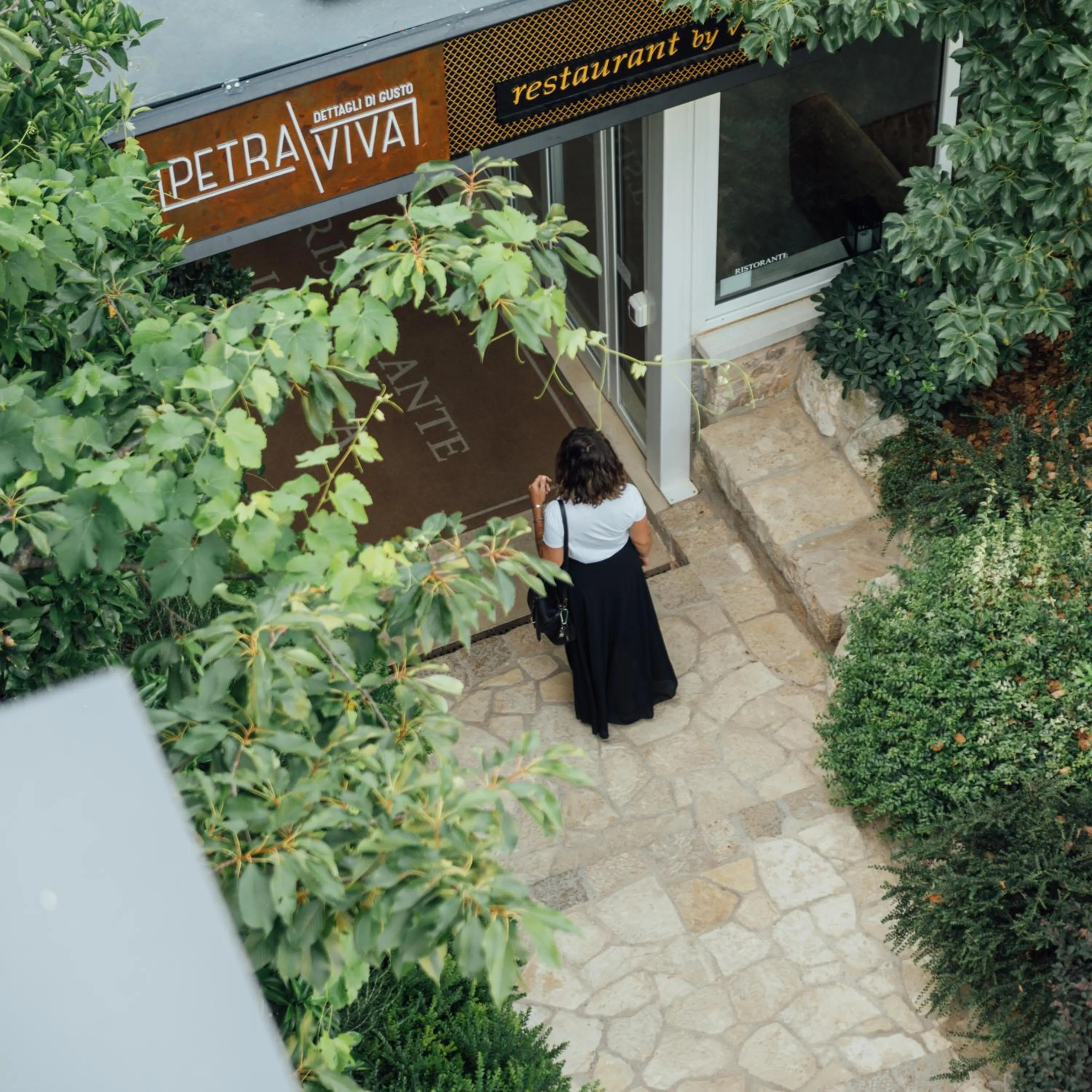 Restaurant/places to eat in Vytae Spa & Resort