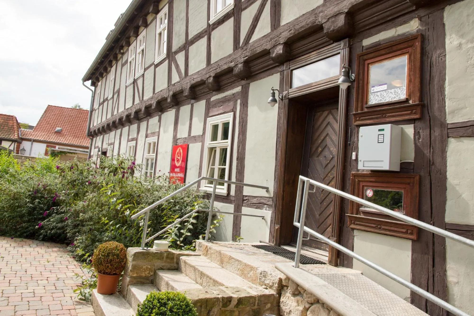 Facade/entrance in Maria Aurora