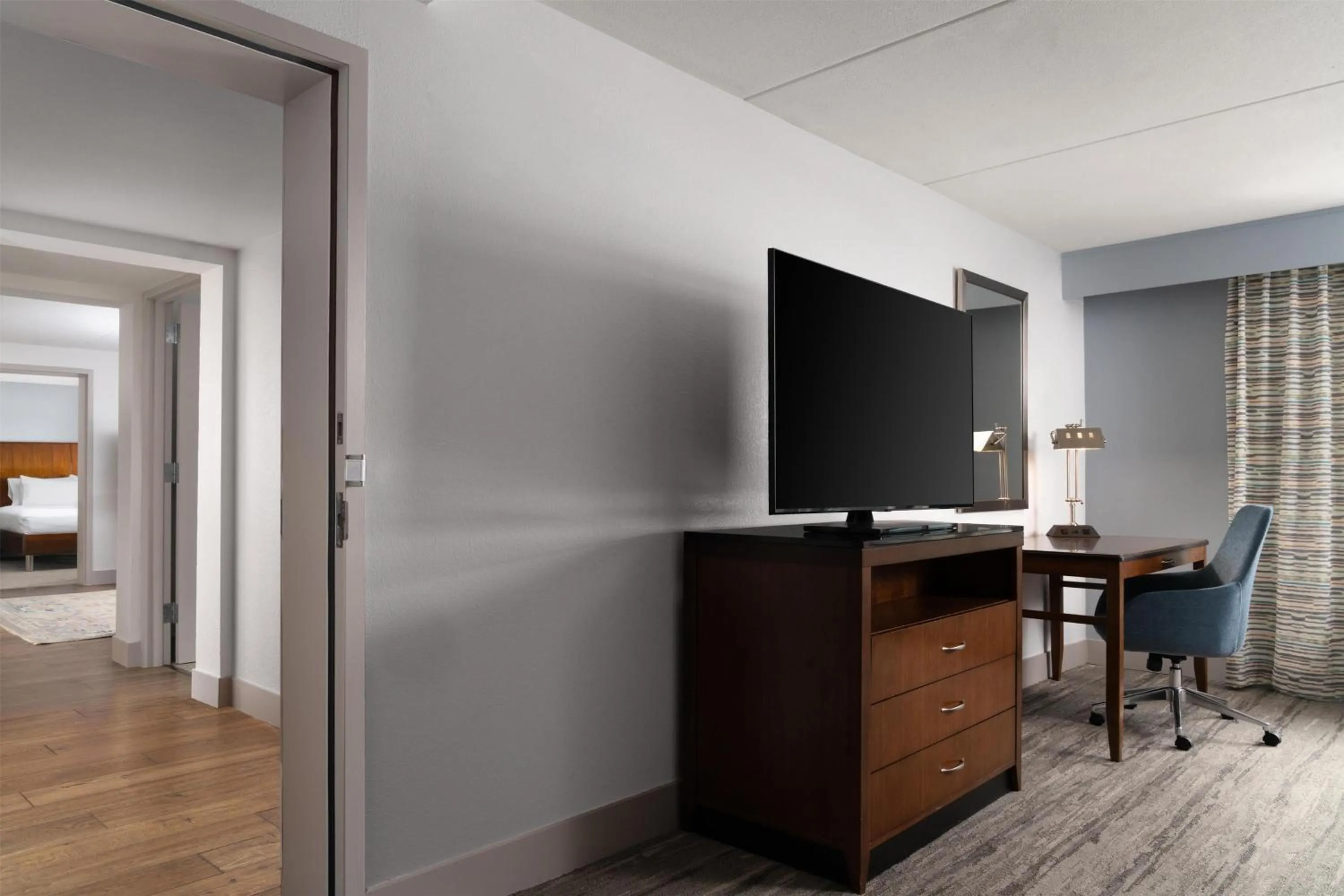 Bedroom, Bed in Hilton Garden Inn Charleston Waterfront/Downtown