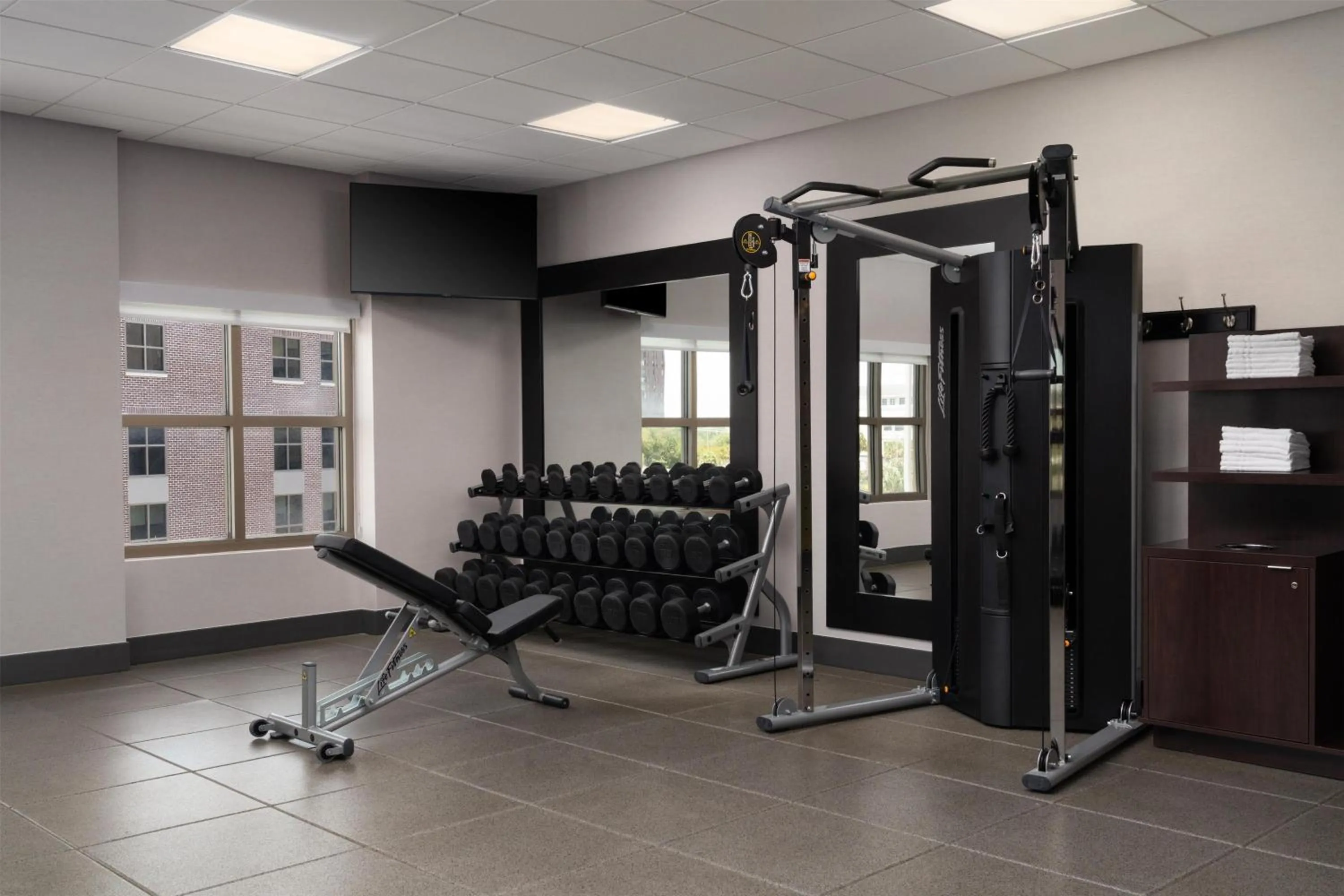 Fitness centre/facilities in Hilton Garden Inn Charleston Waterfront/Downtown