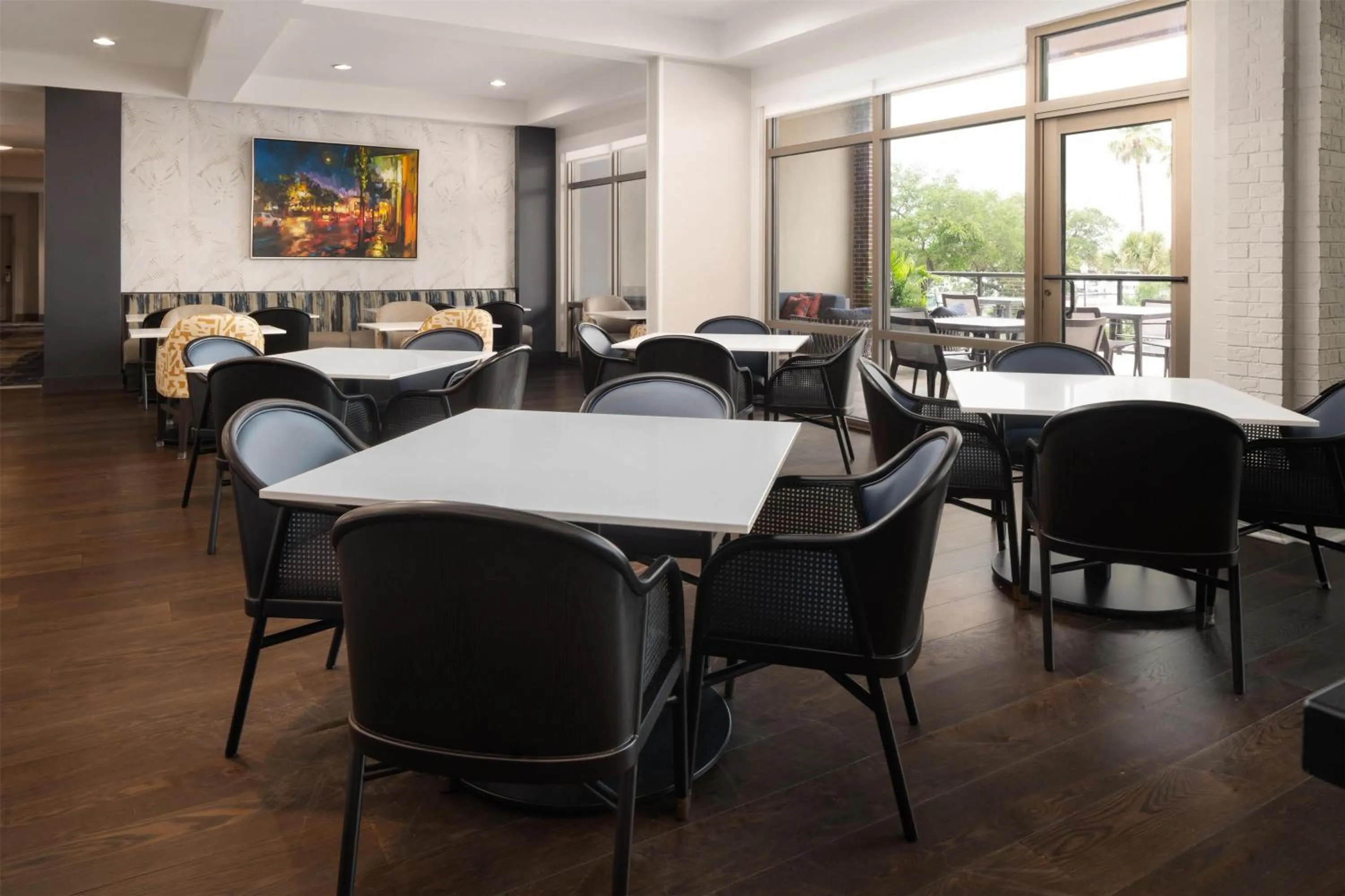 Restaurant/places to eat in Hilton Garden Inn Charleston Waterfront/Downtown