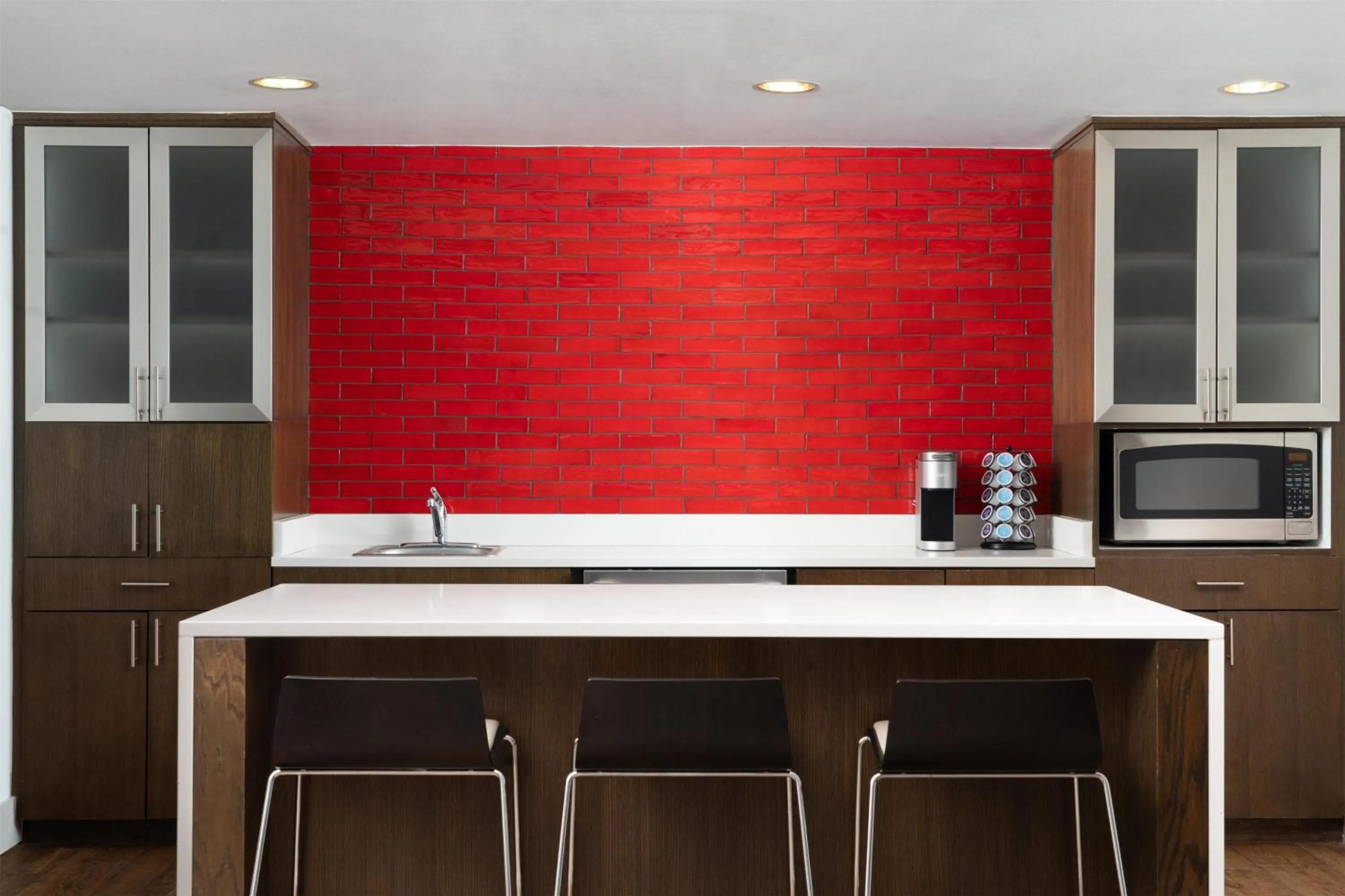 Kitchen or kitchenette in Hilton Garden Inn Charleston Waterfront/Downtown