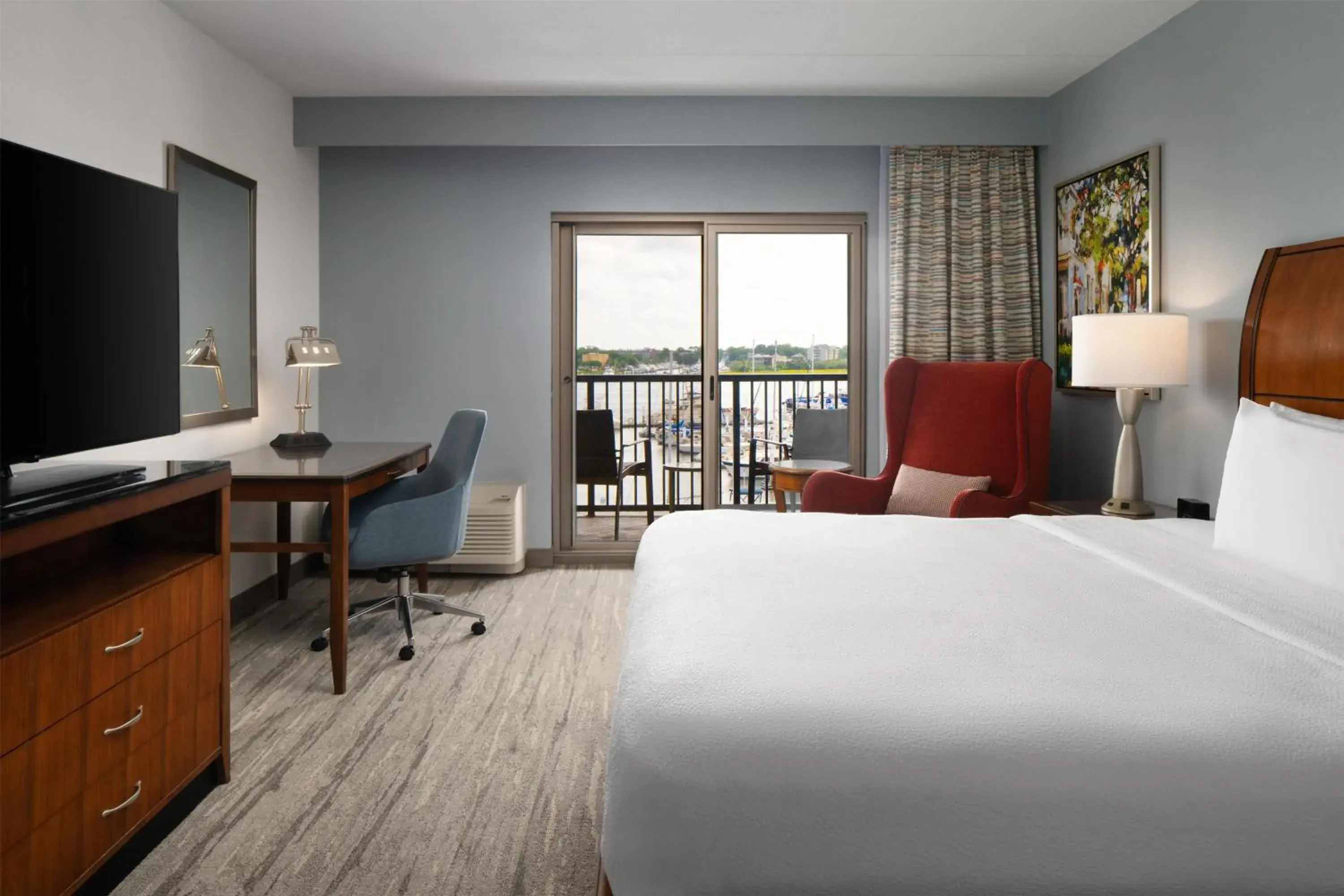 King Room with Balcony and View in Hilton Garden Inn Charleston Waterfront/Downtown King Room with Balcony and View in Hilton Garden Inn Charleston Waterfront/Downtown