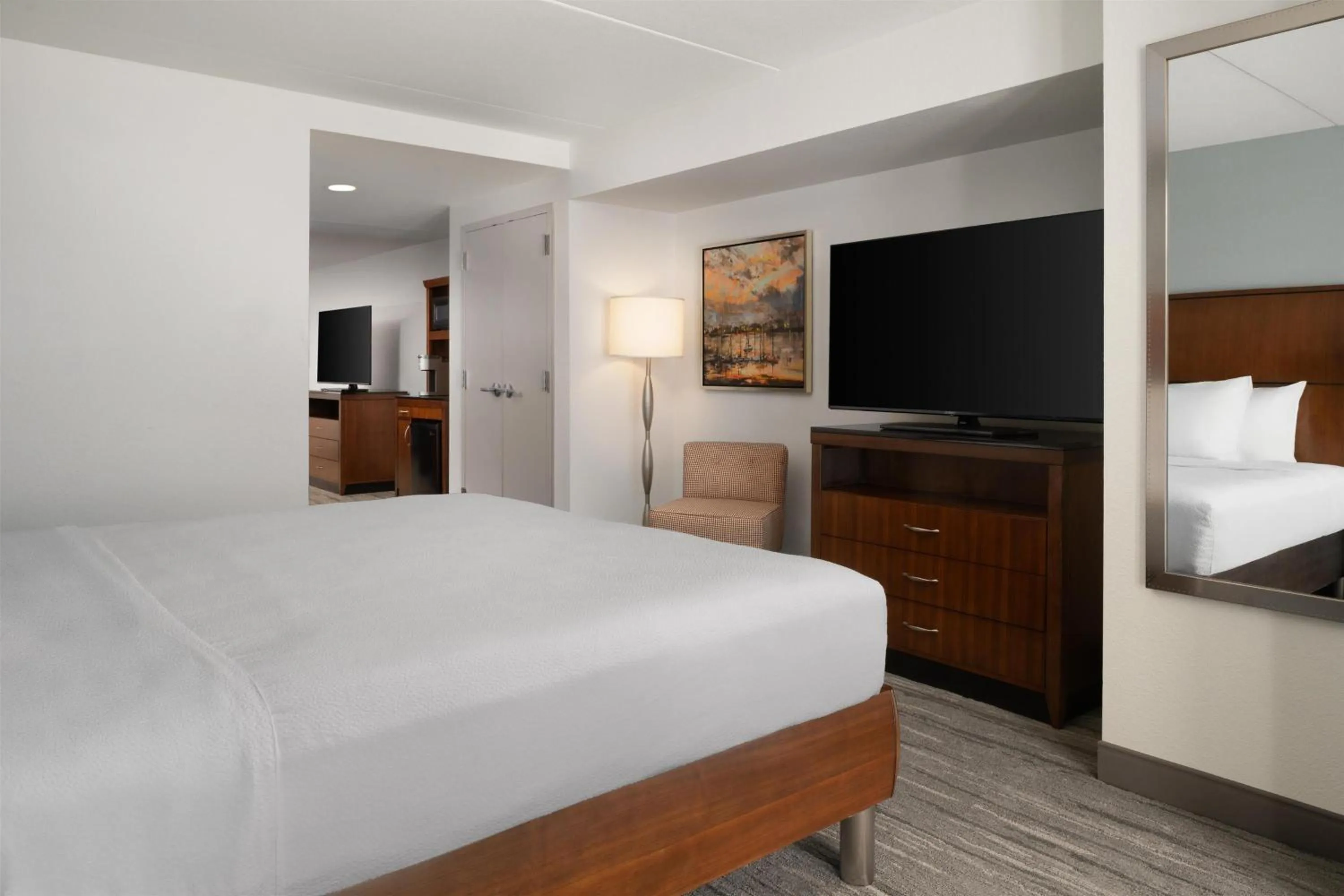 Bed in Hilton Garden Inn Charleston Waterfront/Downtown