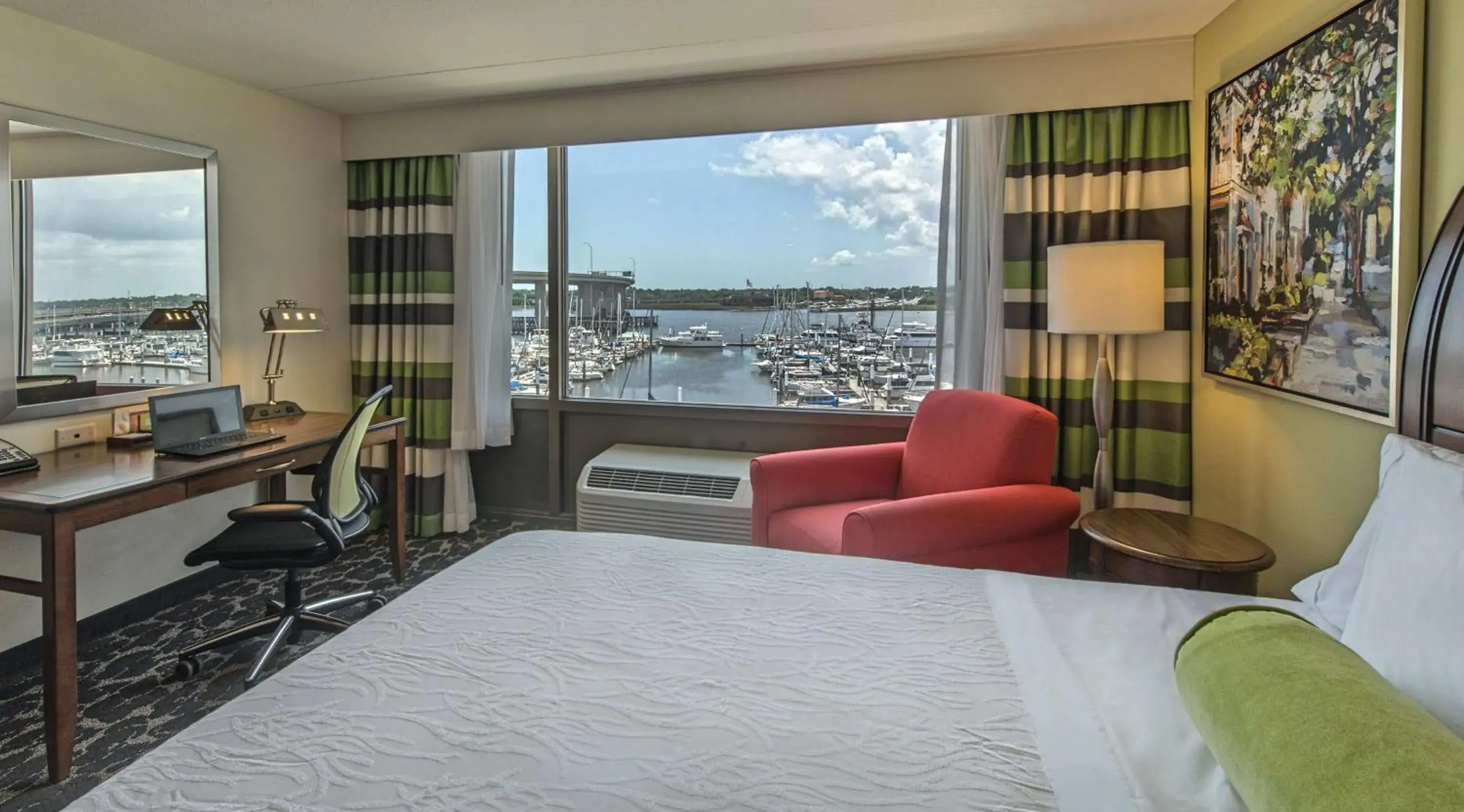 King Room with Water View in Hilton Garden Inn Charleston Waterfront/Downtown King Room with Water View in Hilton Garden Inn Charleston Waterfront/Downtown