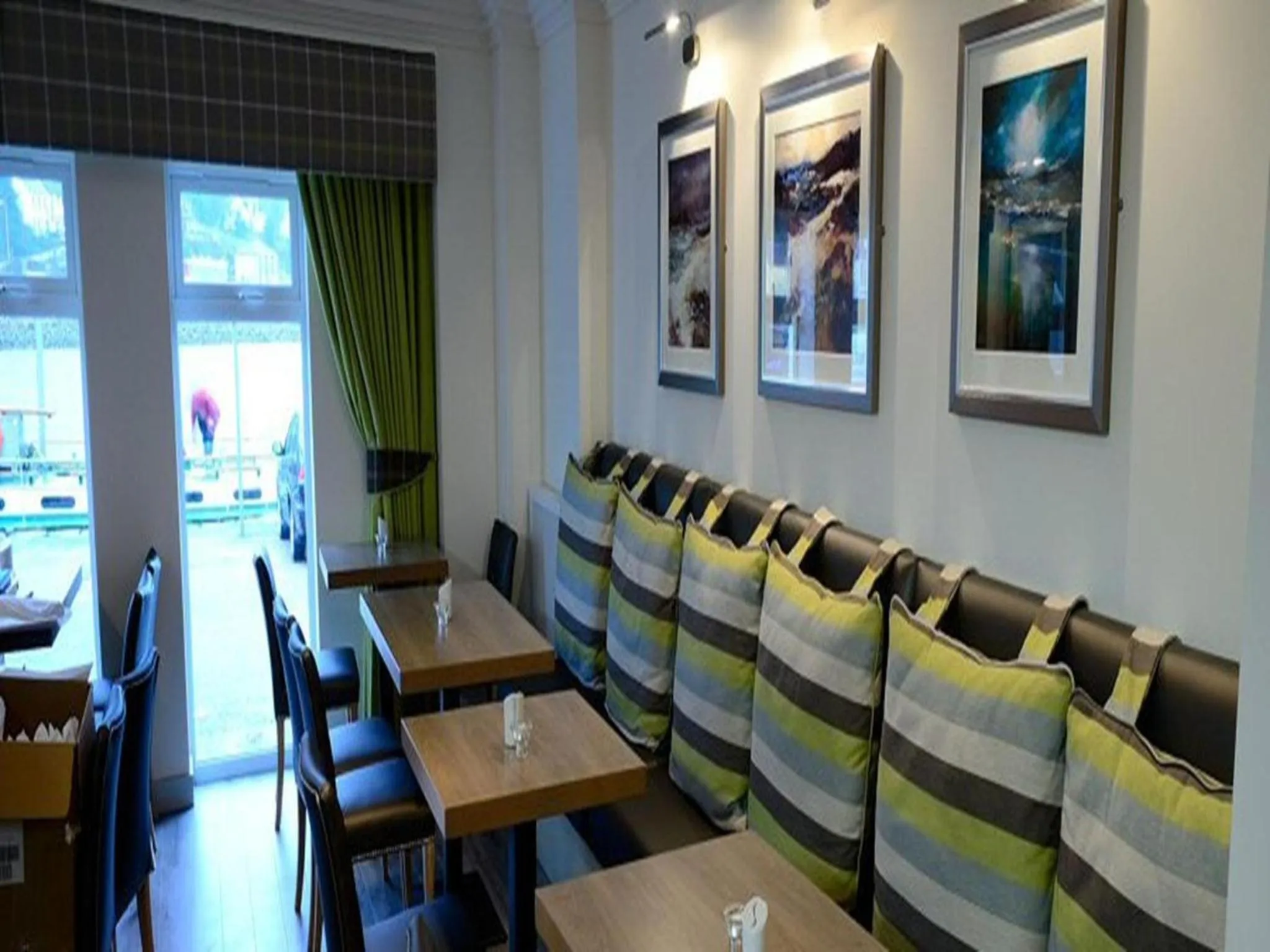 Food and drinks in Anchor Hotel and Seabed Restaurant