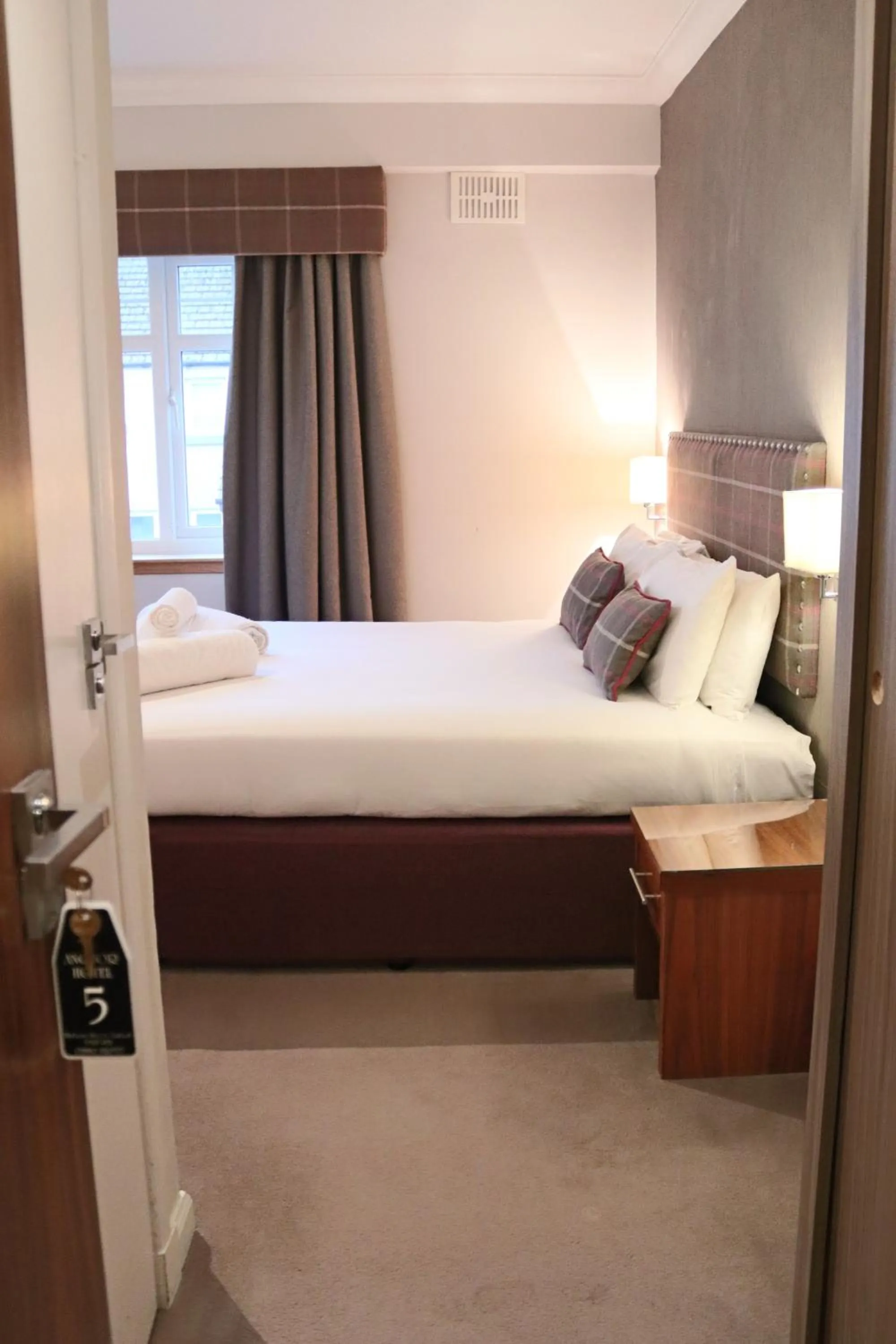 Bed in Anchor Hotel and Seabed Restaurant