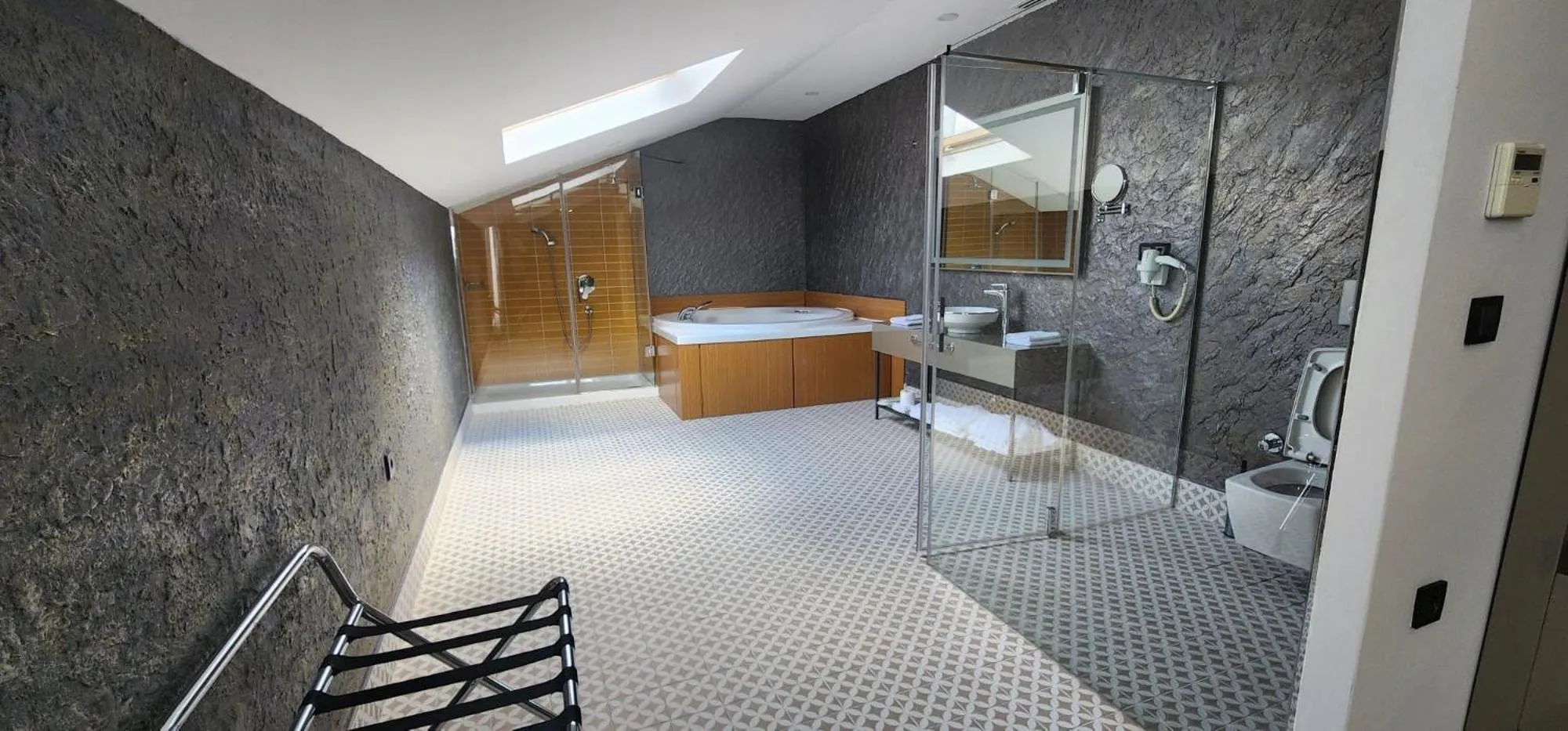 Shower in Ghan Hotel