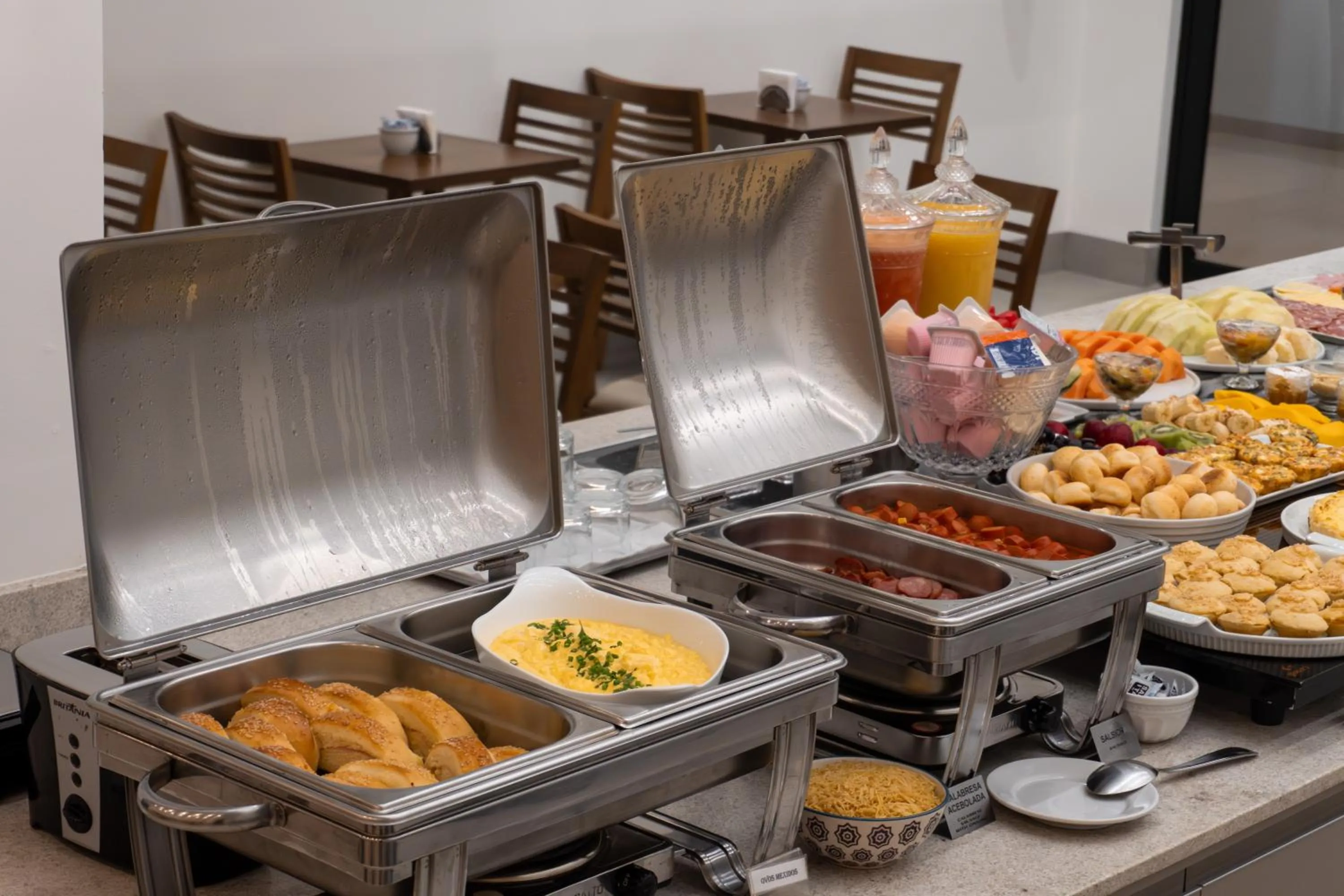 Food and drinks in Hotel Mandino