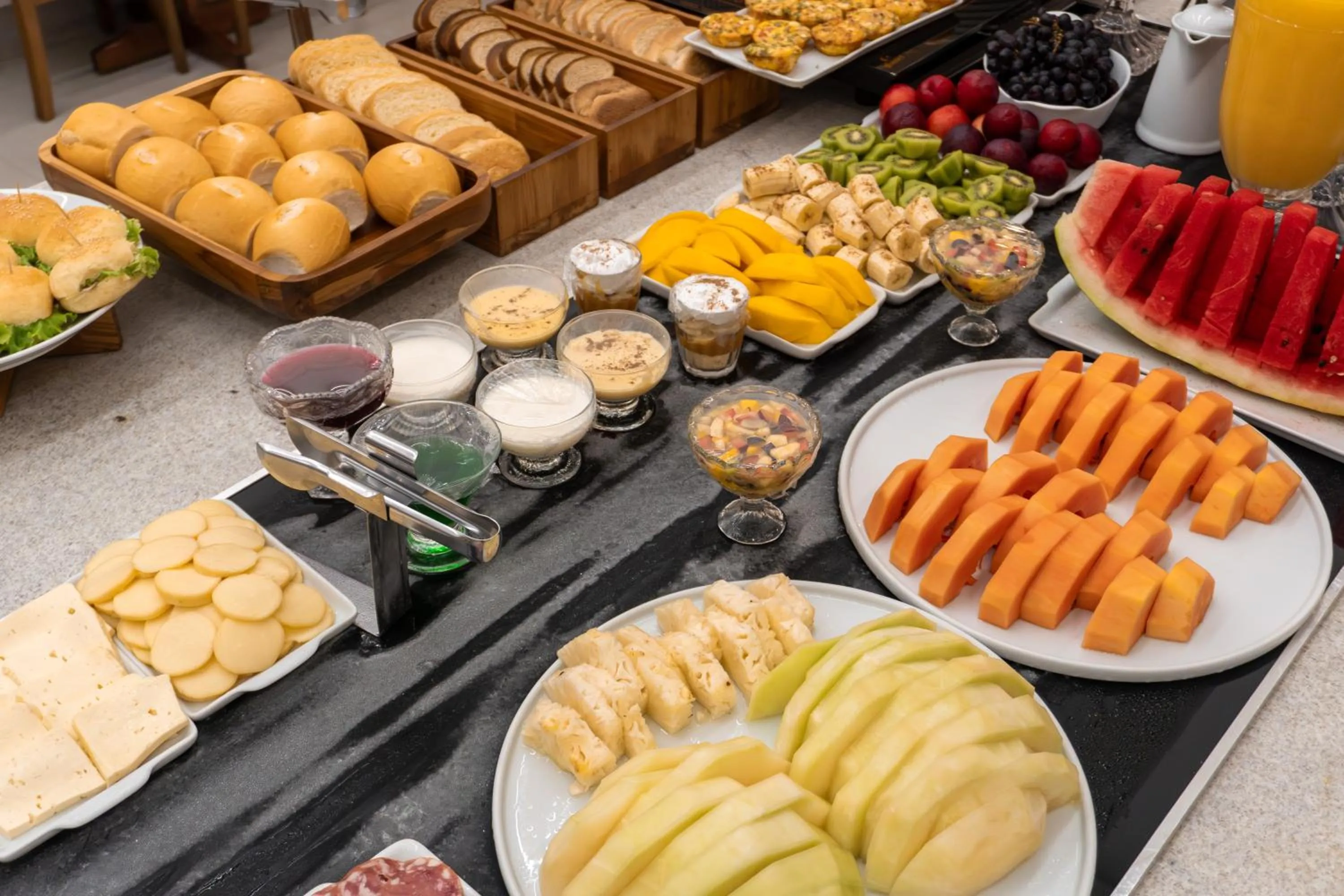 Food and drinks in Hotel Mandino