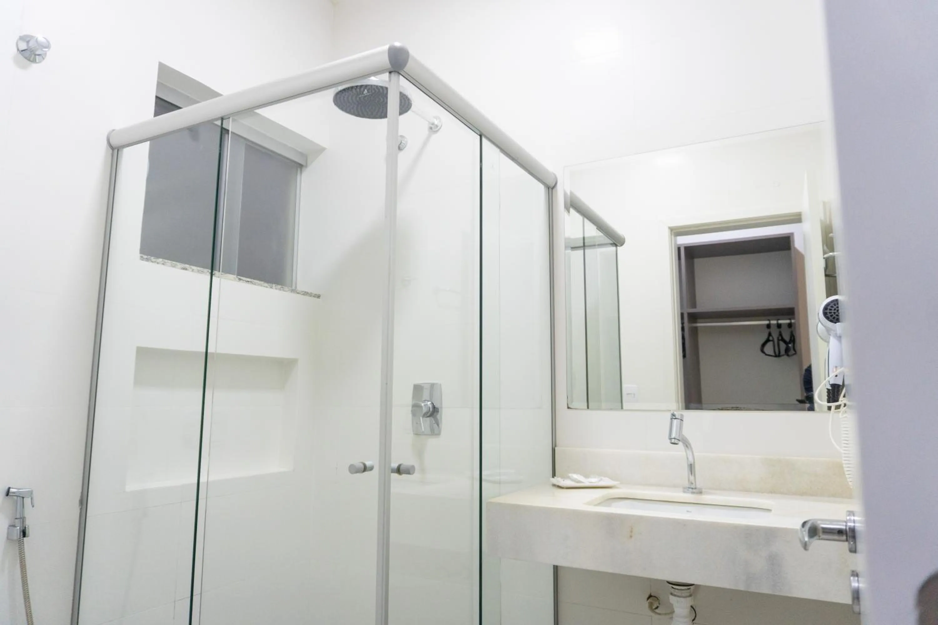 Shower in Hotel Mandino