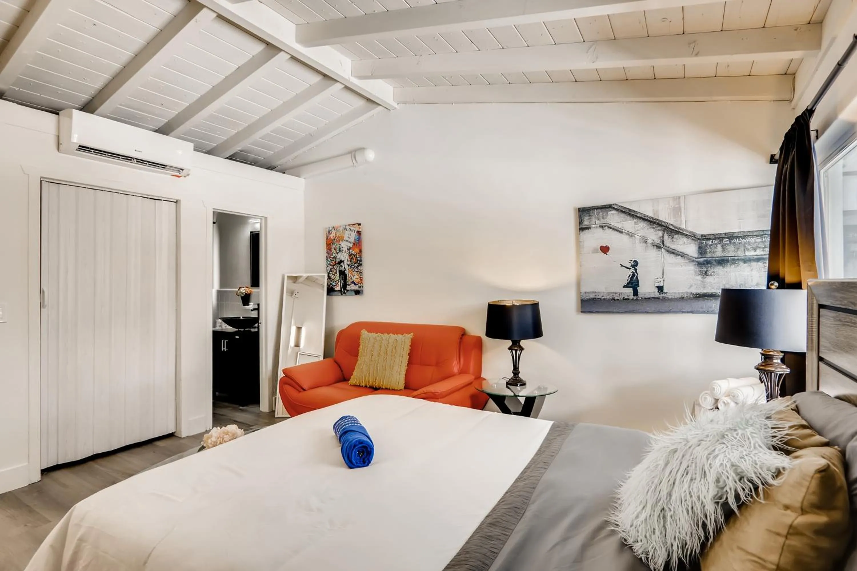 Bed in Coral Sands Boutique Lux Studio