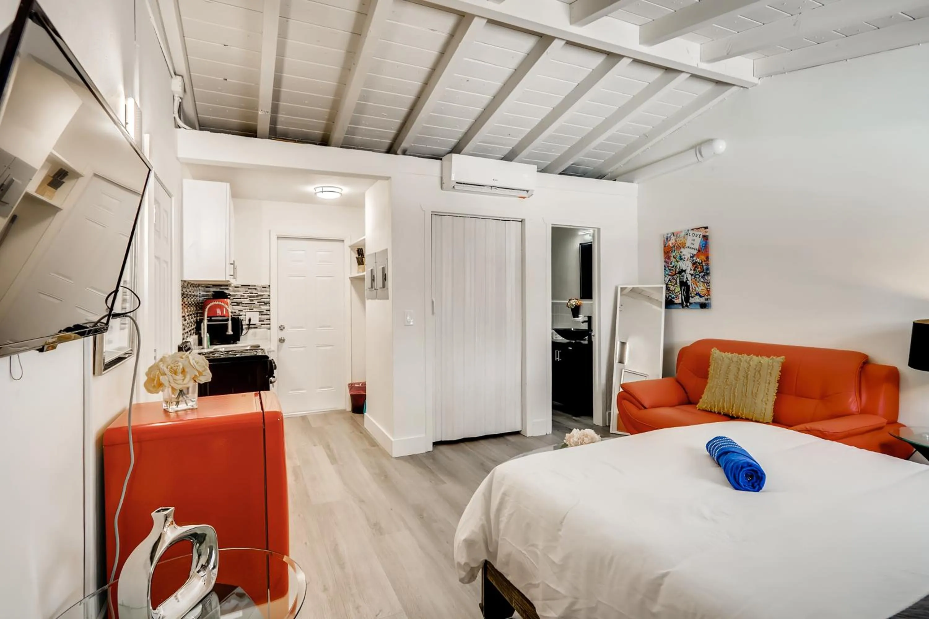 Bed in Coral Sands Boutique Lux Studio