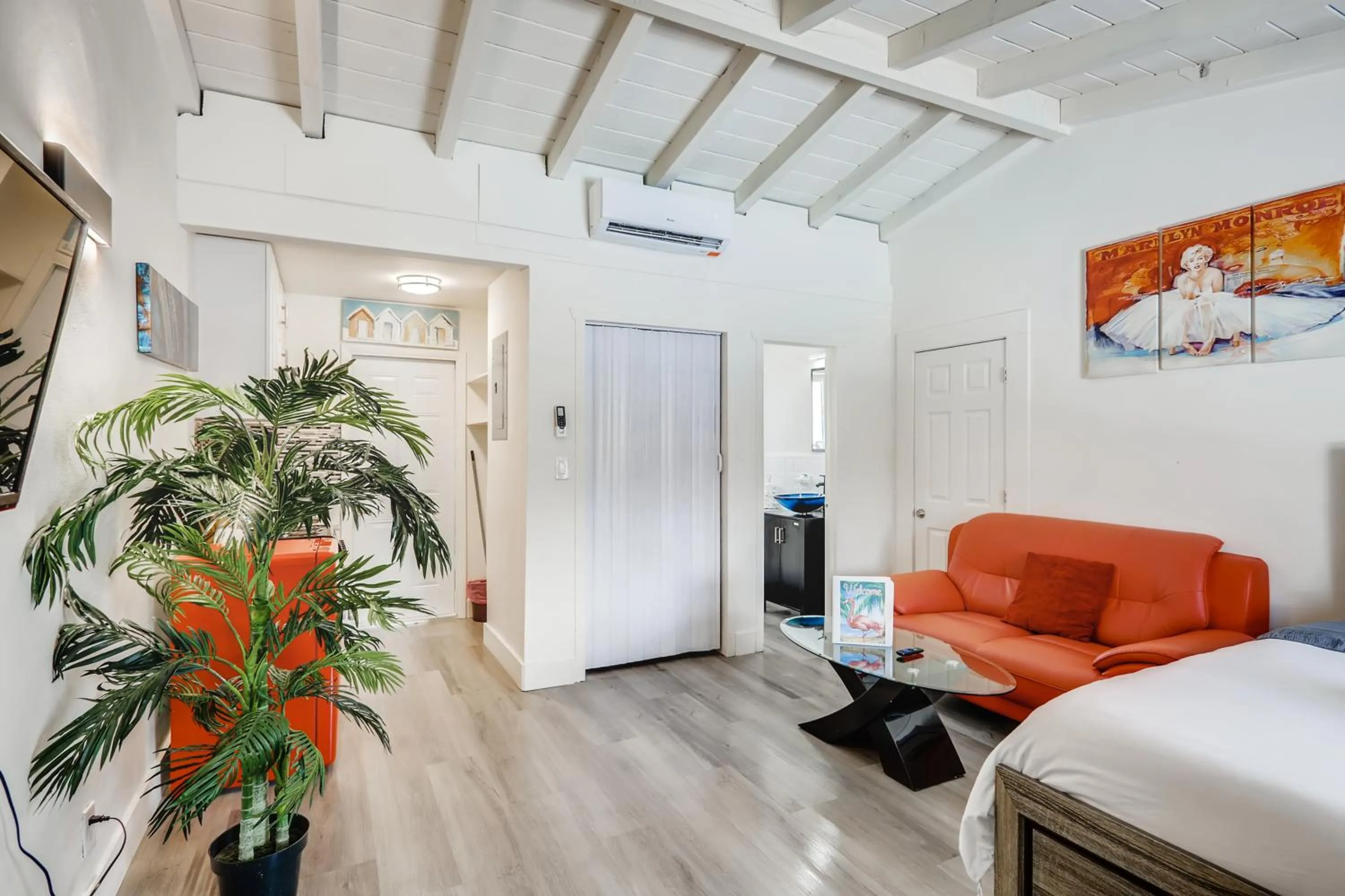 Coral Sands Boutique Lux Studio